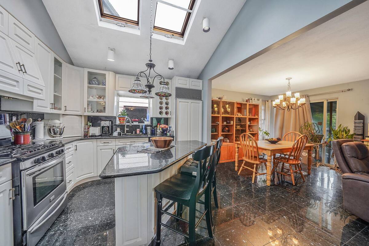 #9 photo, 15951 160th Avenue, クイーンズ区 Howard Beach , NY 11414