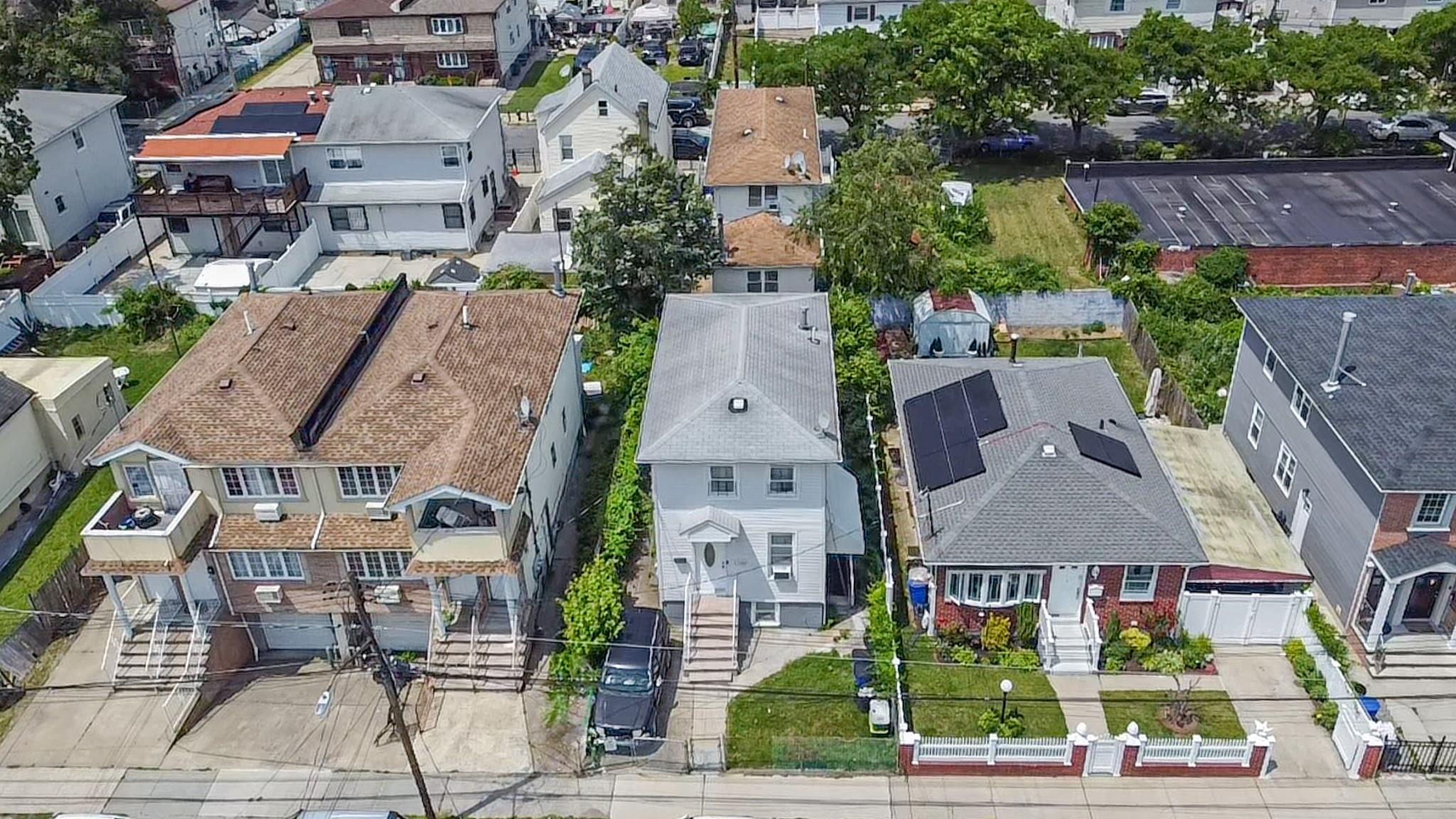 #5 photo, 174 55 128th Avenue, Jamaica , NY 11434