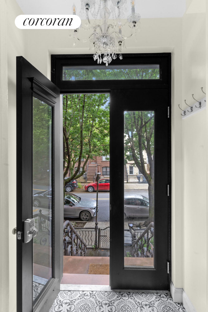 #4 photo, 607 HALSEY Street, ブルックリン区 Stuyvesant Heights , NY 11233