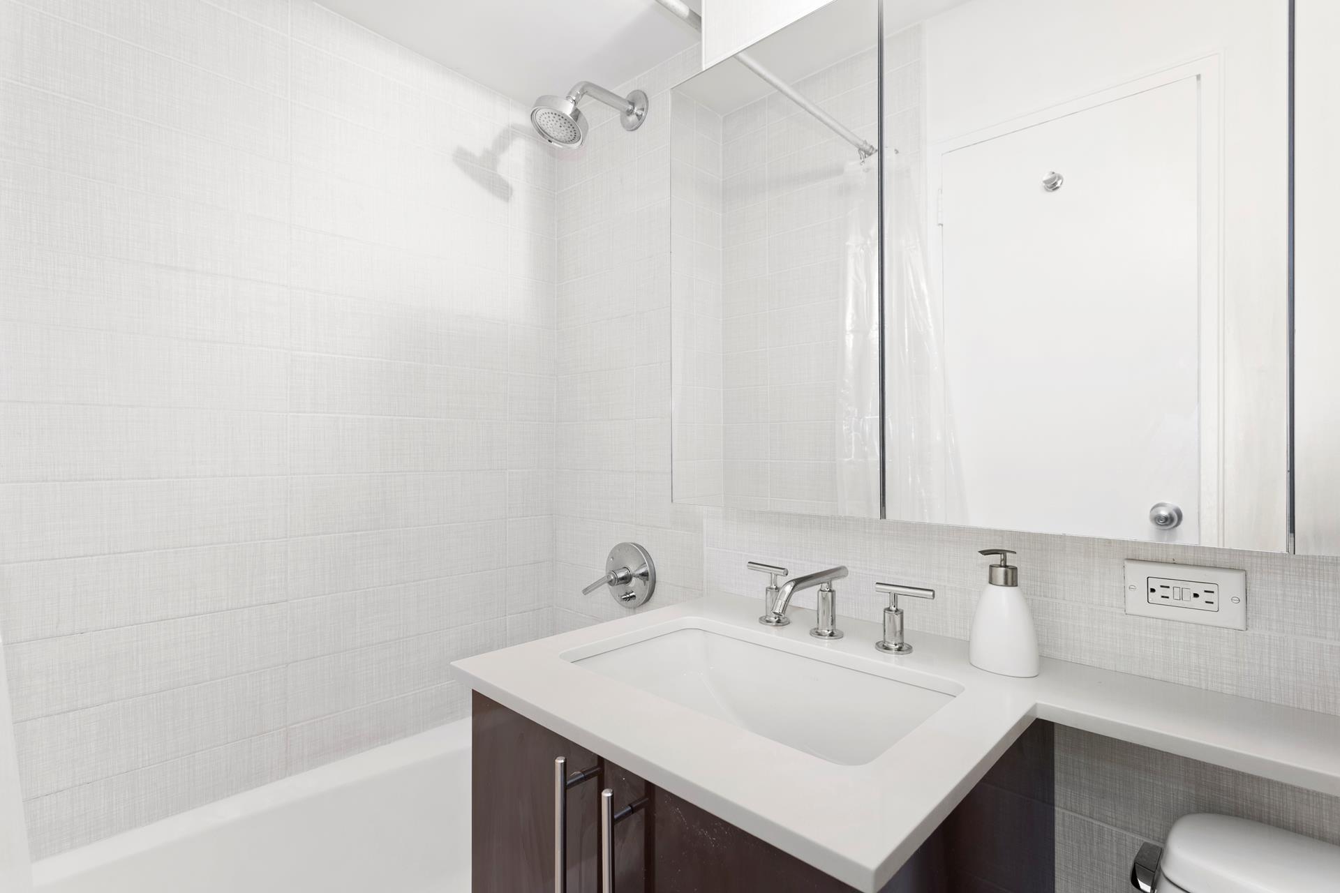 #5 photo, 240 E 76TH Street, マンハッタン Lenox Hill , NY 10021