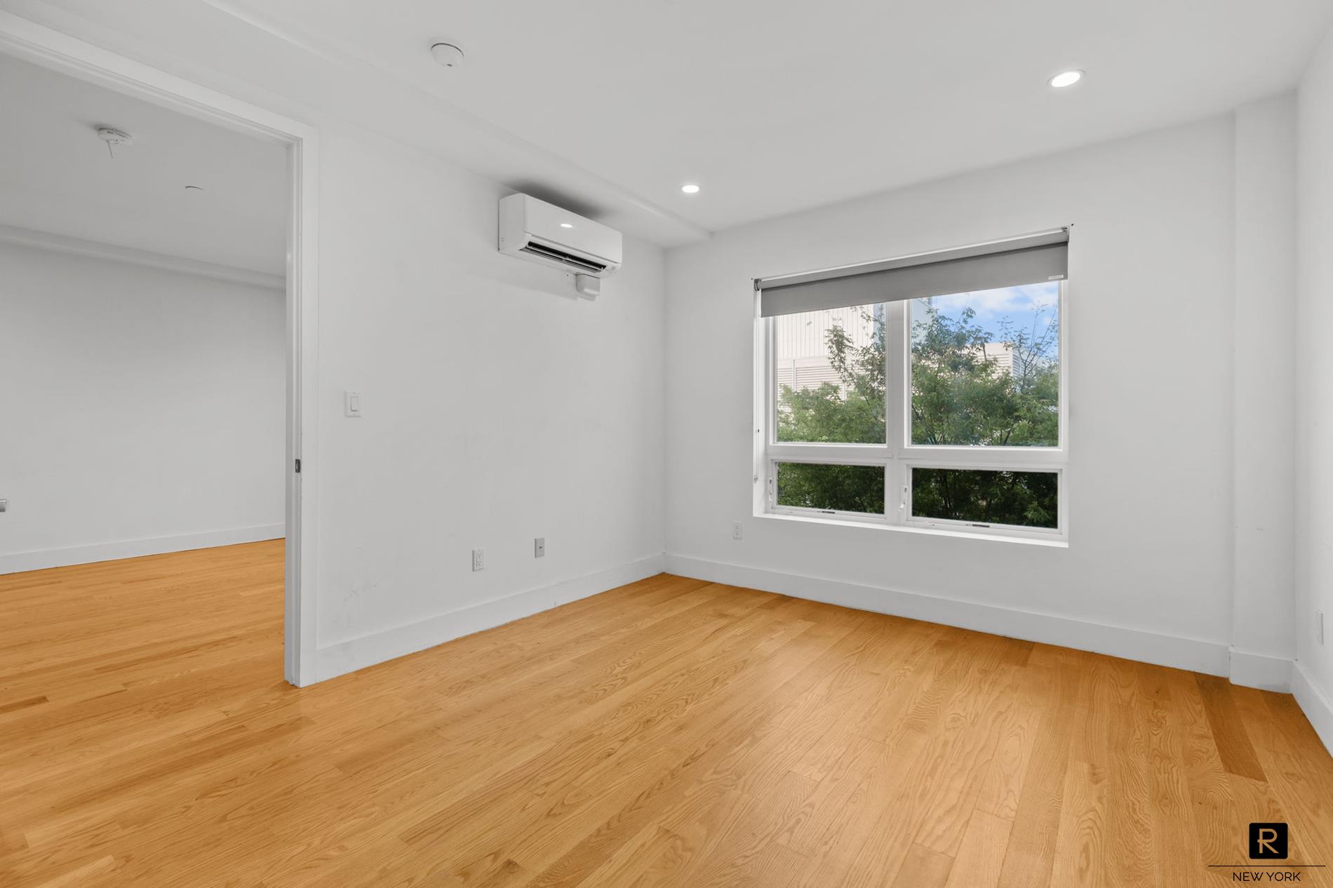 #6 photo, 63-34 Fresh Pond Road, クイーンズ区 Ridgewood , NY 11385