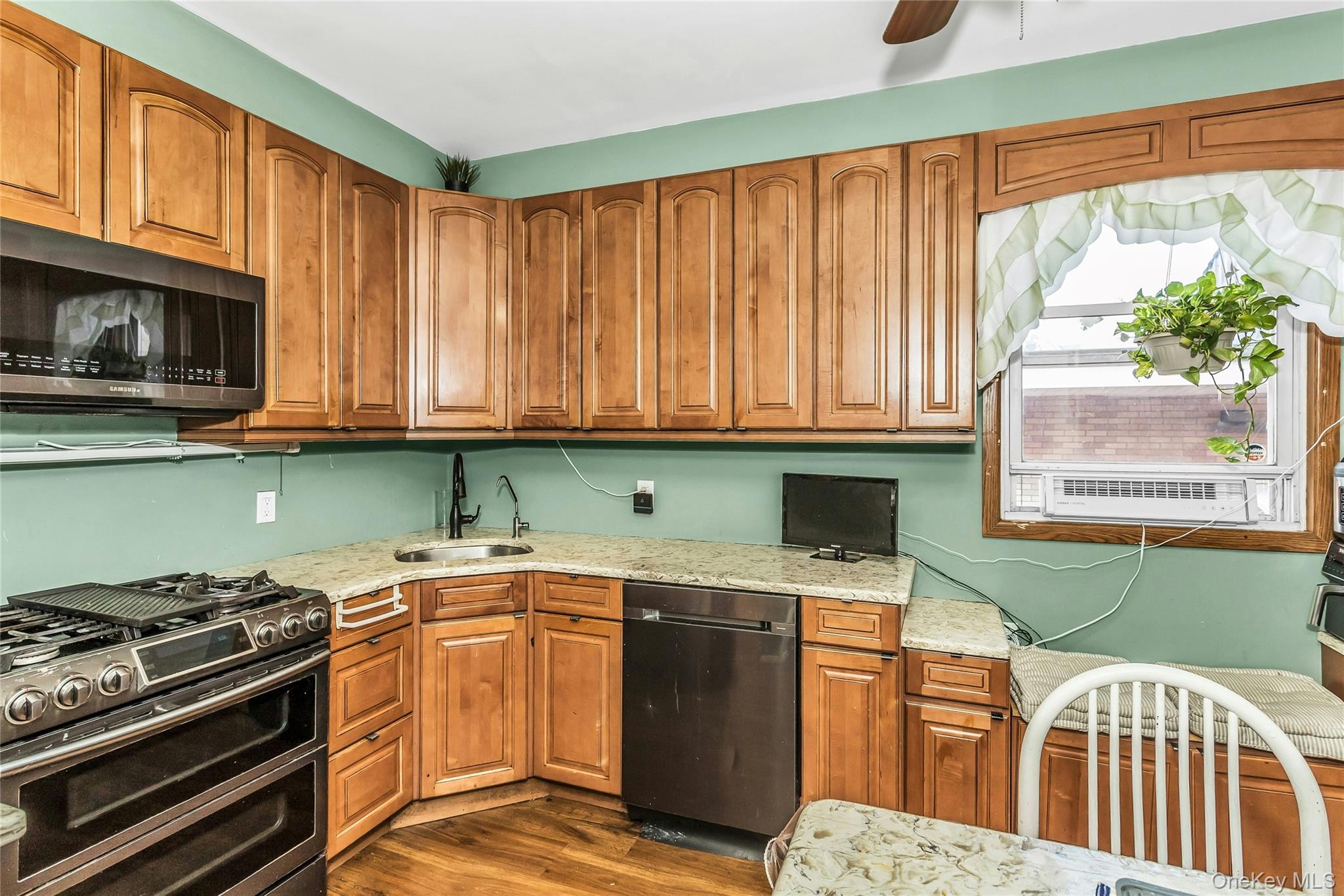 #8 photo, 9115 79th Street, クイーンズ区 Woodhaven , NY 11421