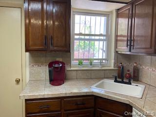 #12 photo, 5855 41st Drive, كوينز Woodside , NY 11377