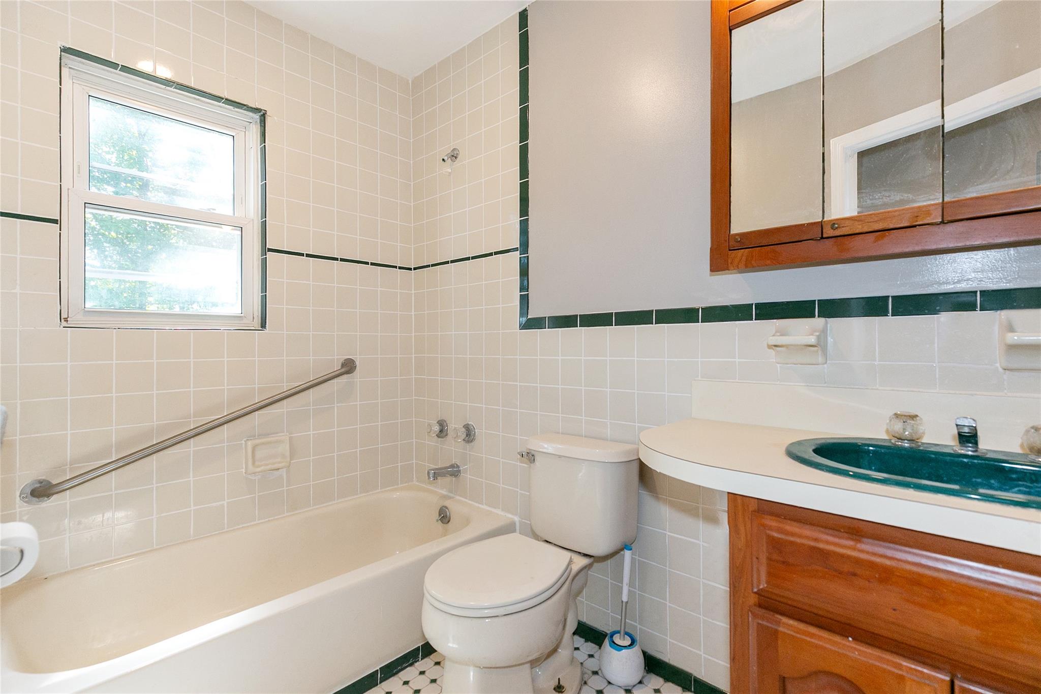 #16 photo, 28 Brookdale Road, ナッソー郡 Glen Cove , NY 11542