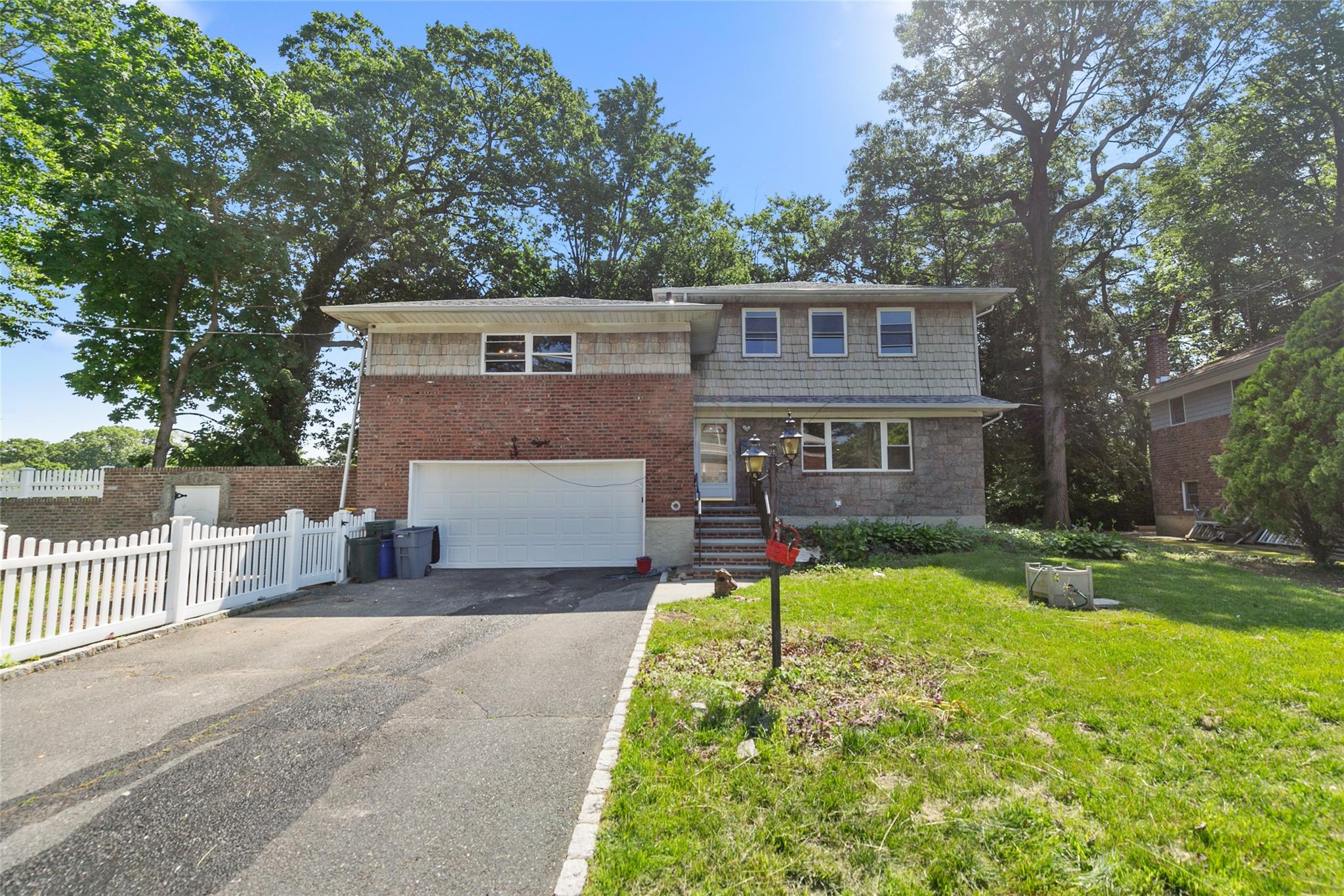 #2 photo, 28 Brookdale Road, ナッソー郡 Glen Cove , NY 11542