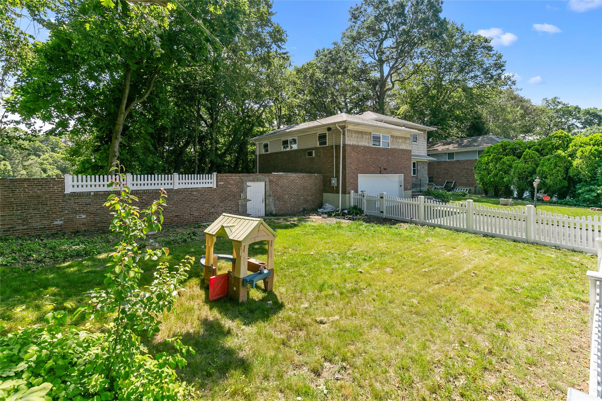 #3 photo, 28 Brookdale Road, ナッソー郡 Glen Cove , NY 11542