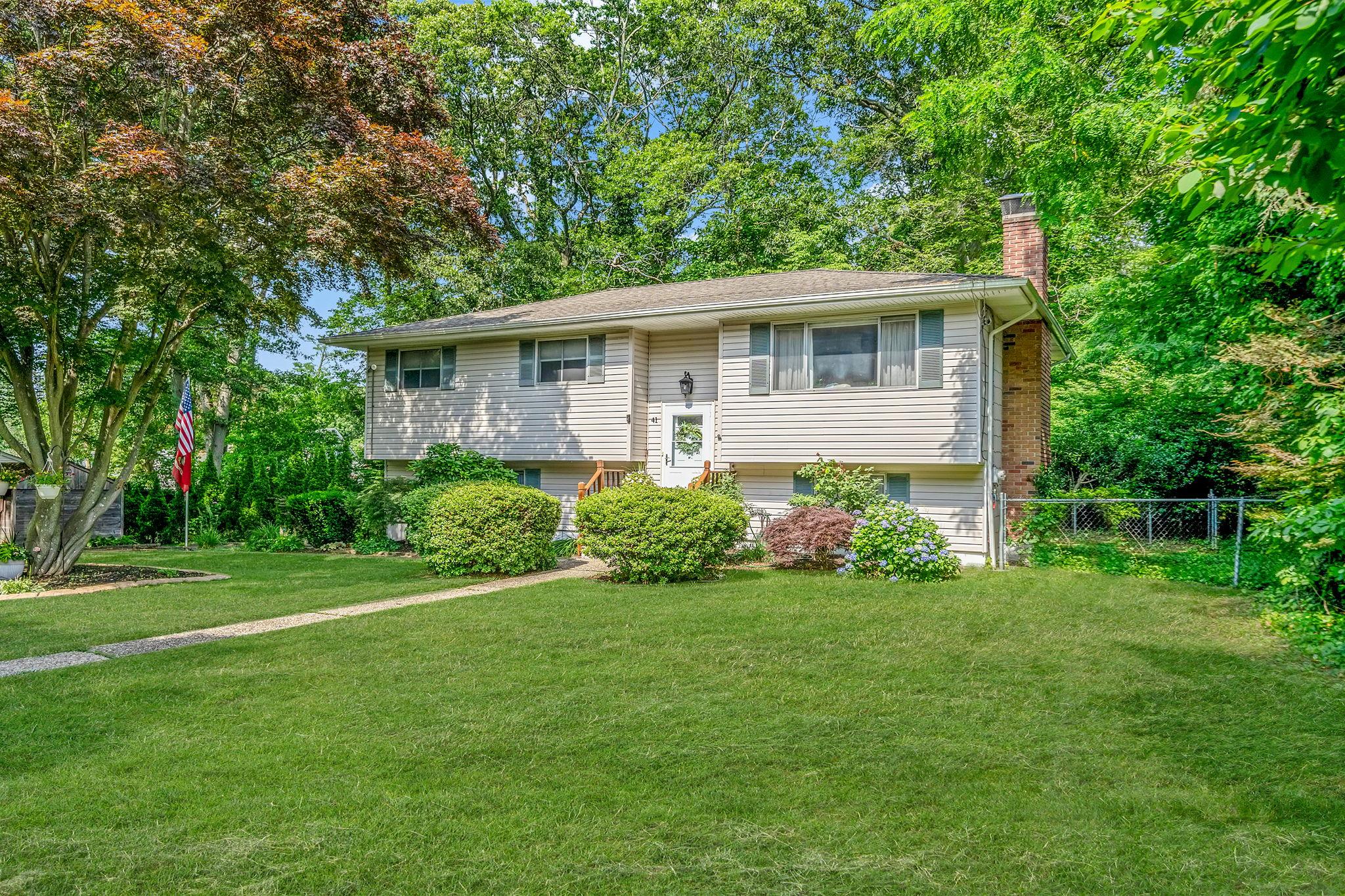 #3 photo, 41 Great River Drive, サフォーク郡 Sound Beach , NY 11789