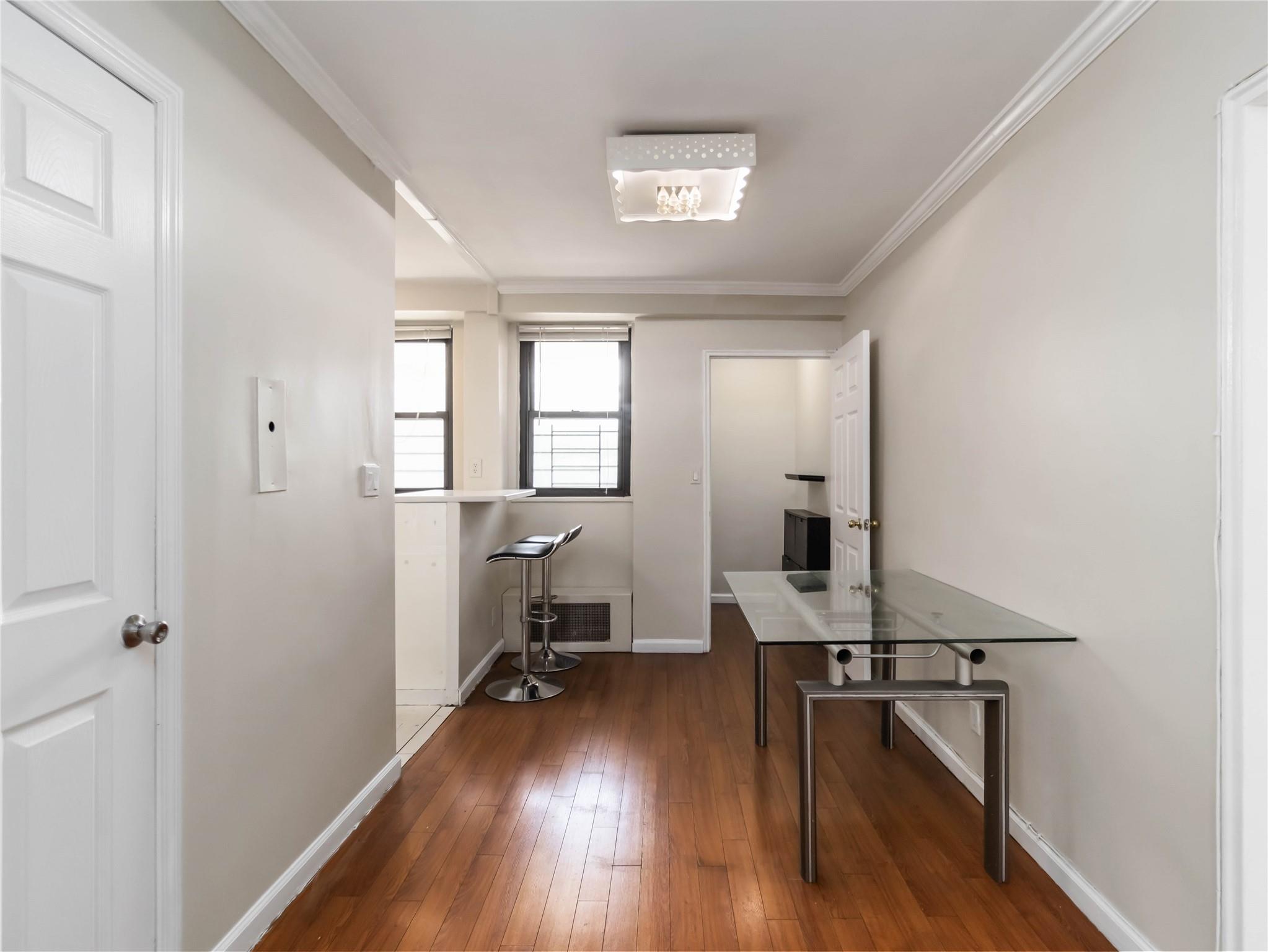 #8 photo, 61-25 98th Street, クイーンズ区 Rego Park , NY 11374