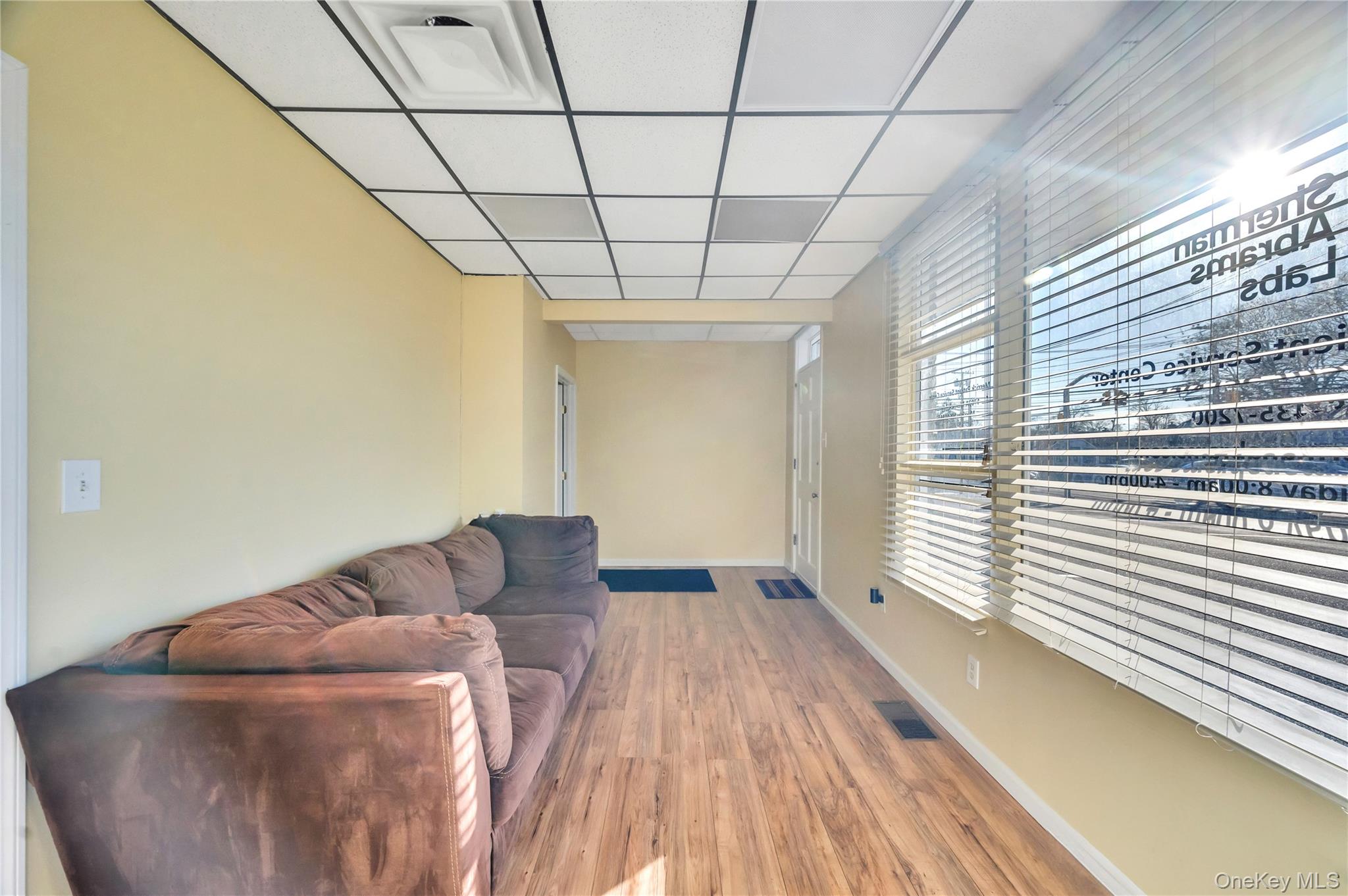 #20 photo, On Merrick Ave Merrick Avenue, ナッソー郡 Merrick , NY 11566