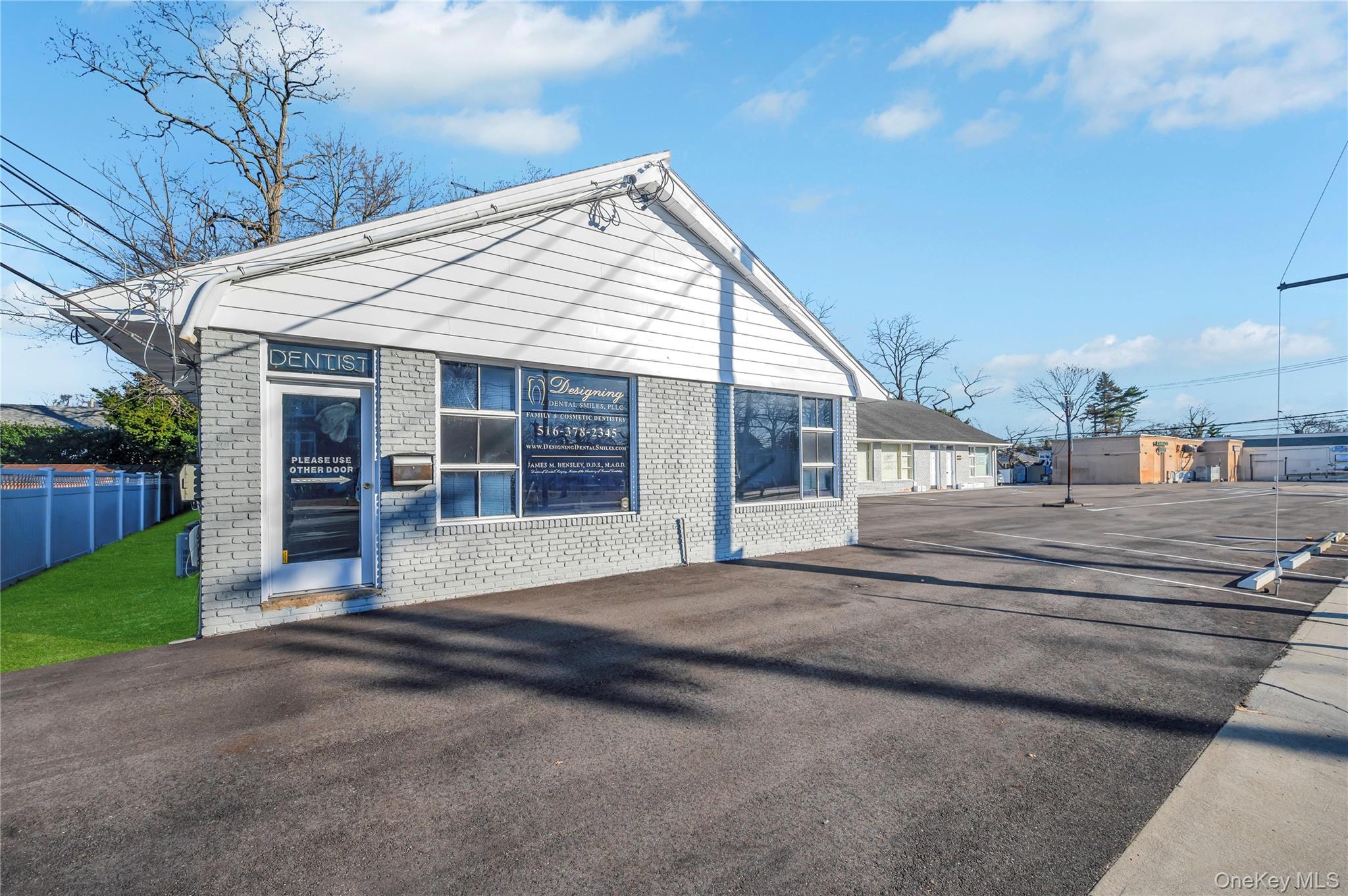 #3 photo, On Merrick Ave Merrick Avenue, ナッソー郡 Merrick , NY 11566