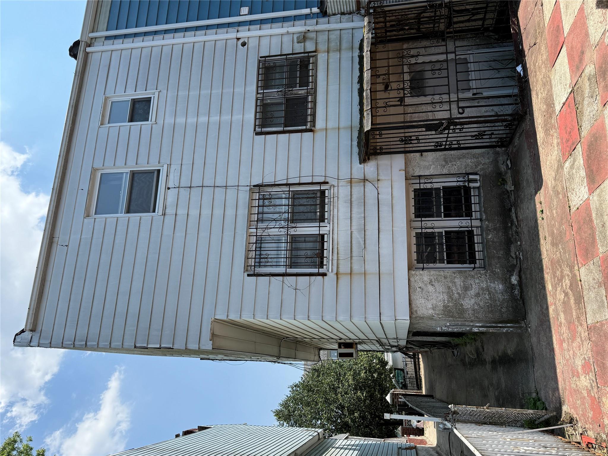 #3 photo, 11187 41st Avenue, كوينز Corona , NY 11368