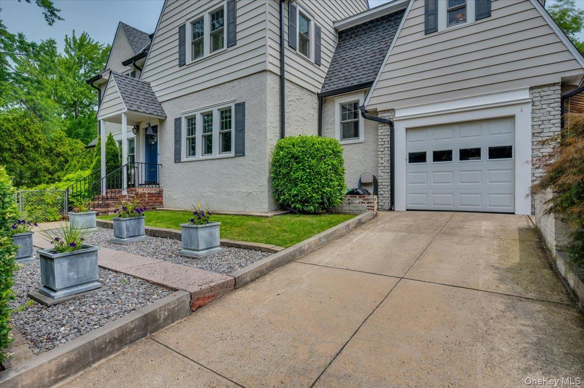 #16 photo, 400 Manor Ridge Road, Pelham , NY 10803