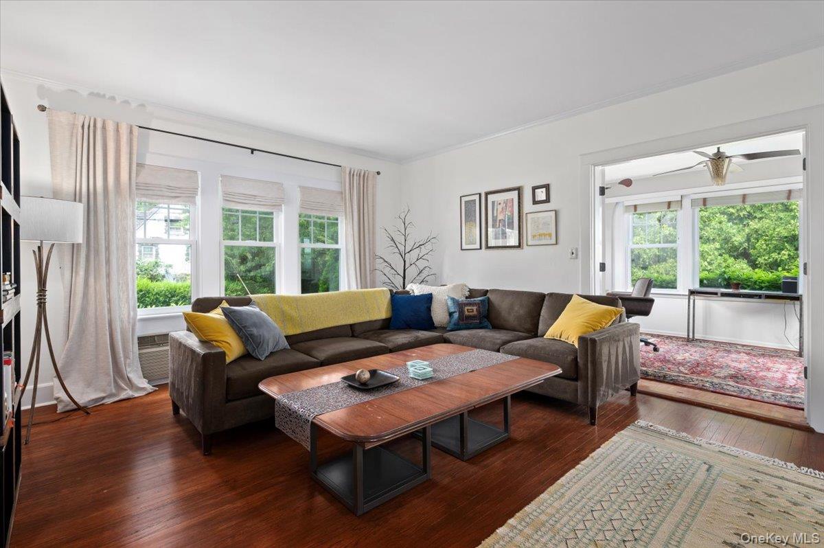 #5 photo, 400 Manor Ridge Road, Pelham , NY 10803