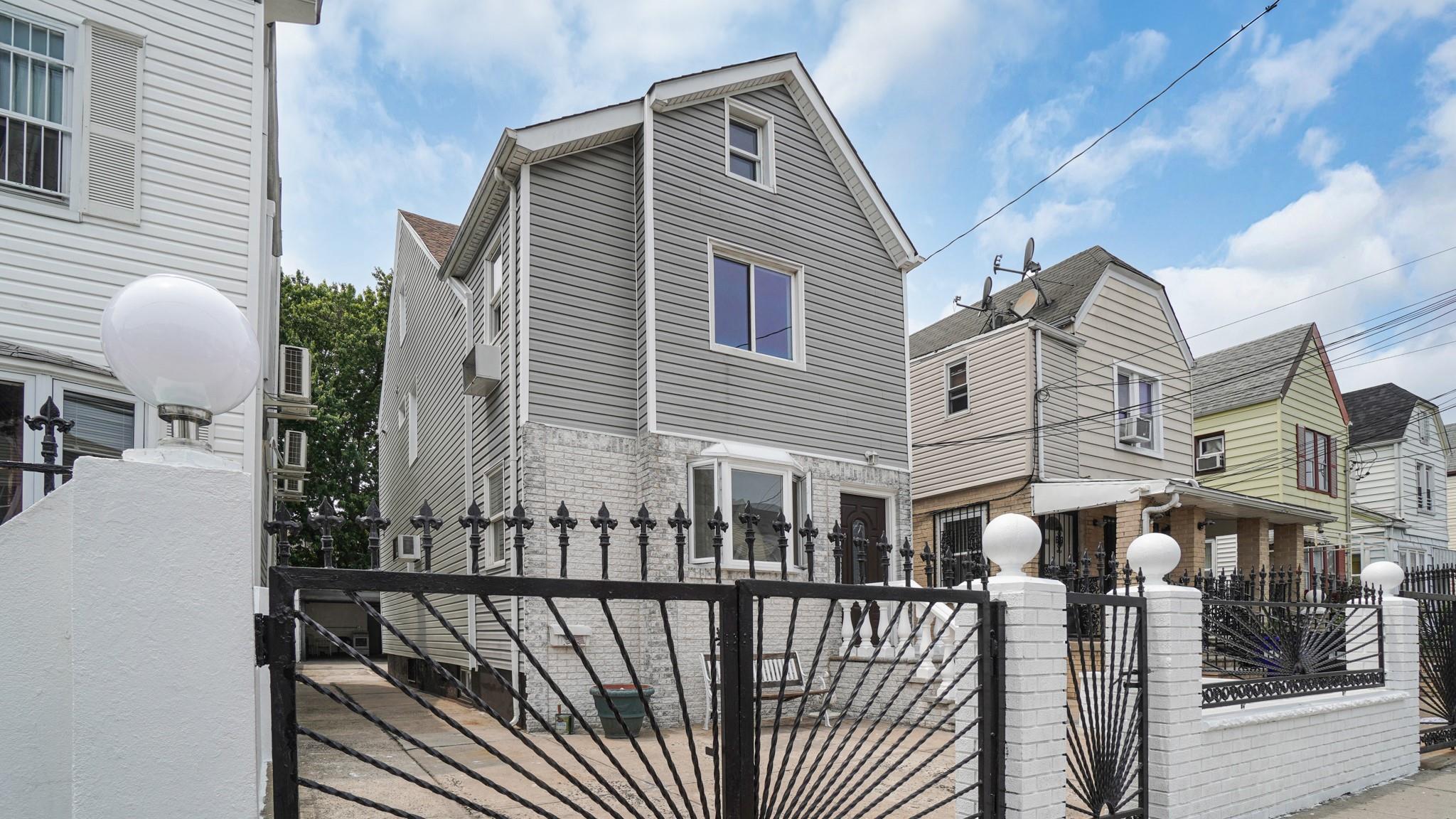 #1 photo, 90-44 184th Place, كوينز Hollis , NY 11423