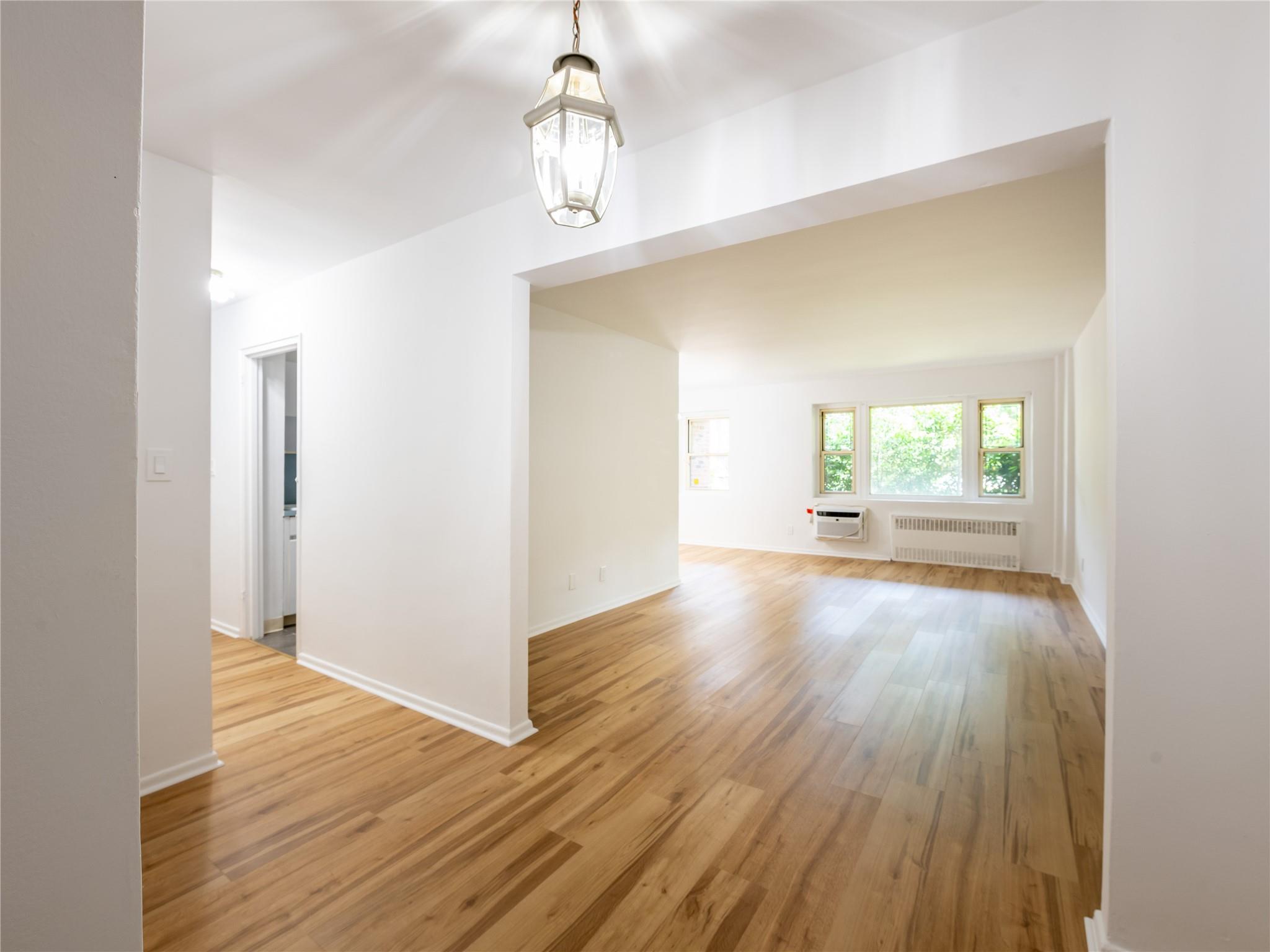 #12 photo, 20 Hillpark, Great Neck , NY 11021