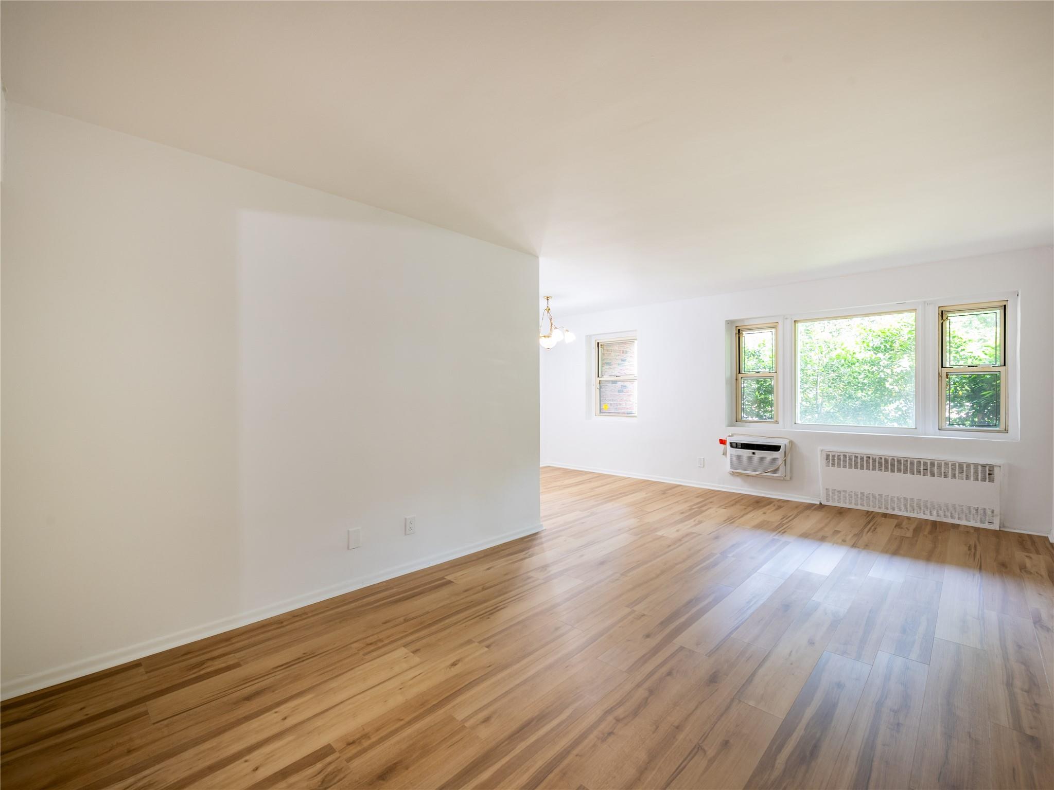 #15 photo, 20 Hillpark, Great Neck , NY 11021