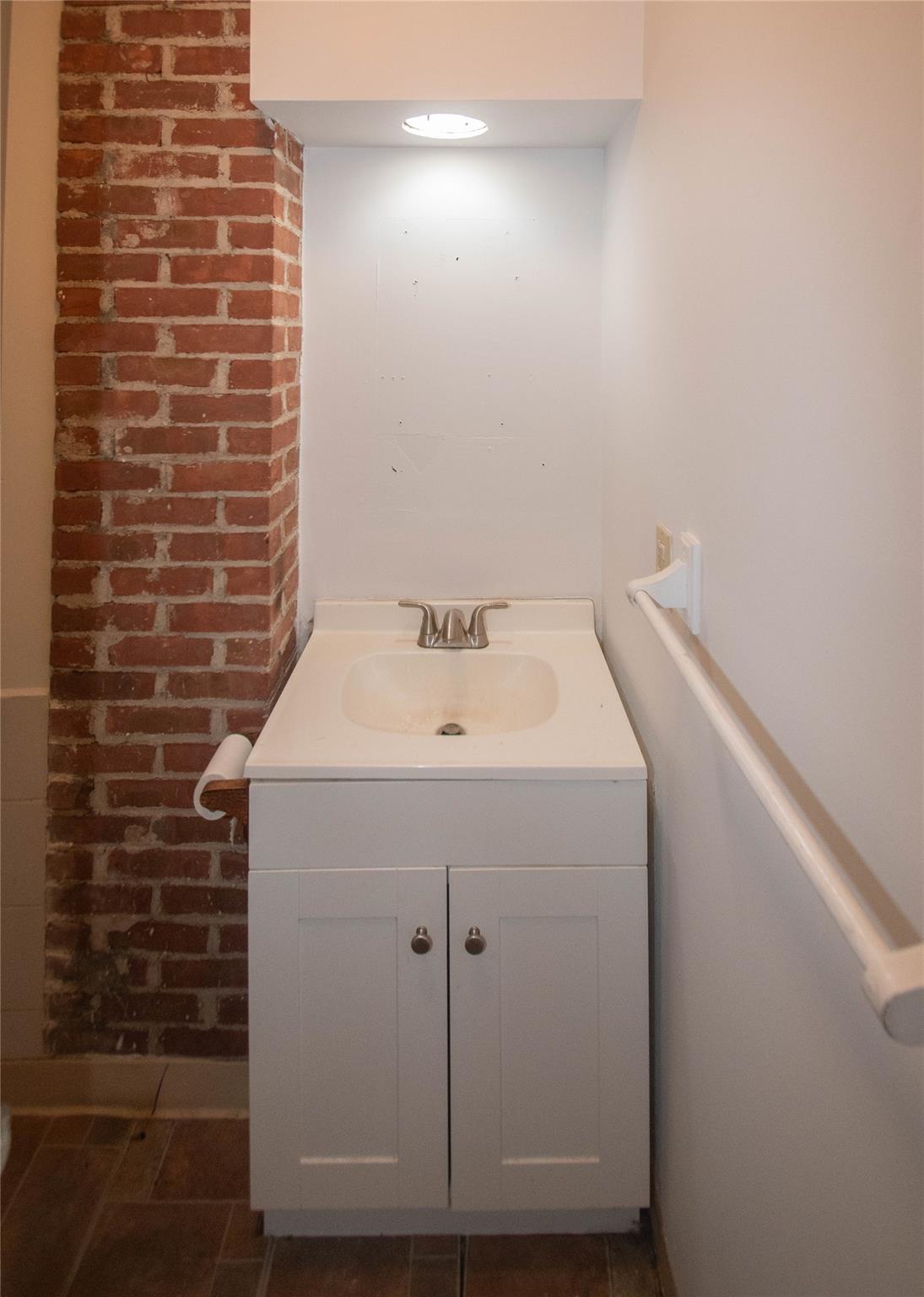 #9 photo, 38 Plattekill Avenue, New Paltz , NY 12561