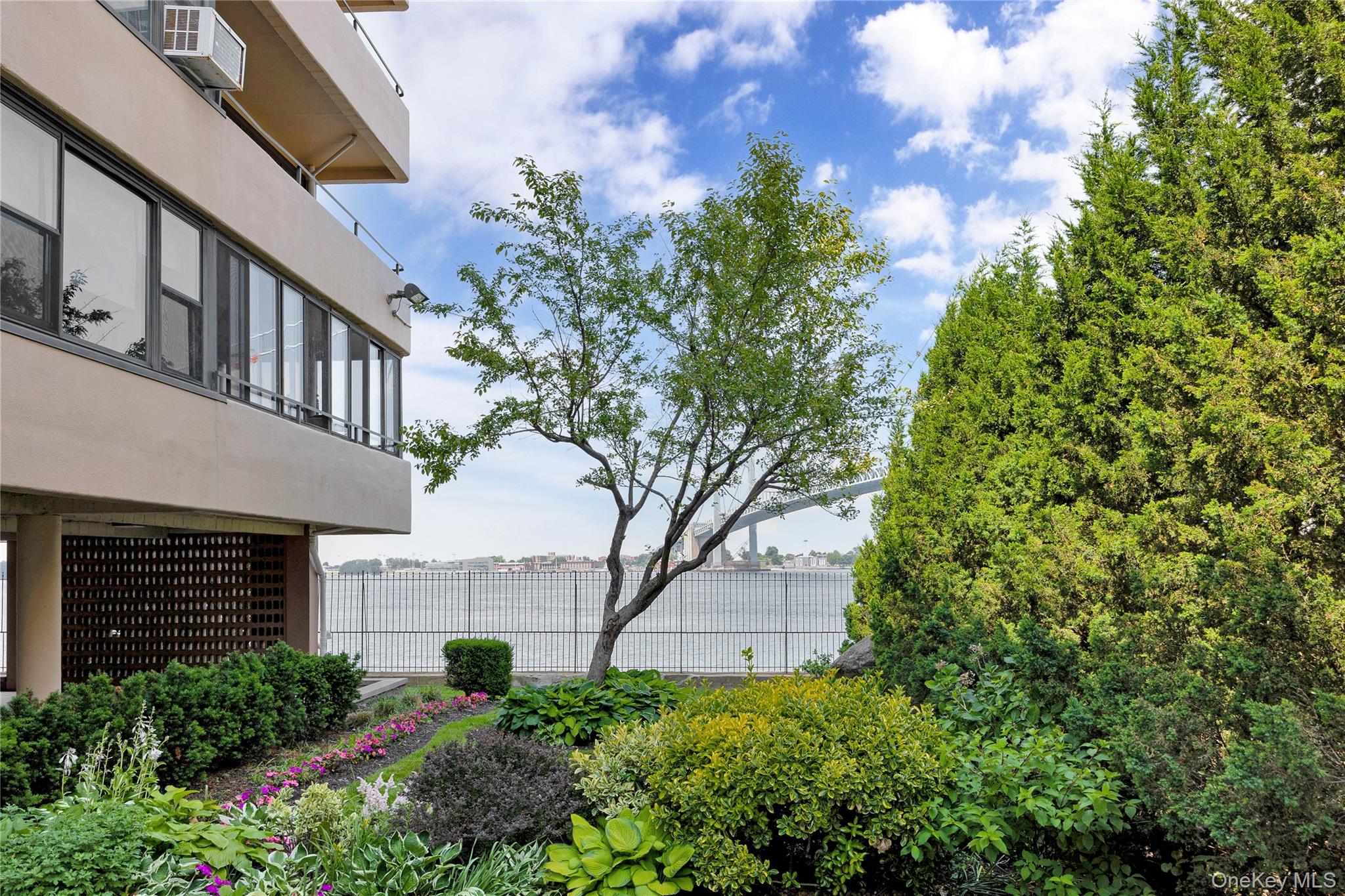 #11 photo, 166-41 Powells Cove Boulevard, クイーンズ区 Beechhurst , NY 11357