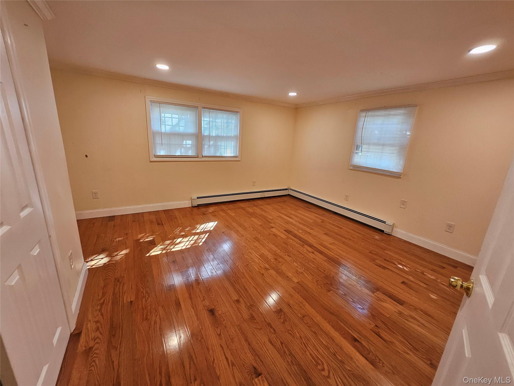 #16 photo, 100 Glenmore Avenue, 長島 Hempstead , NY 11550