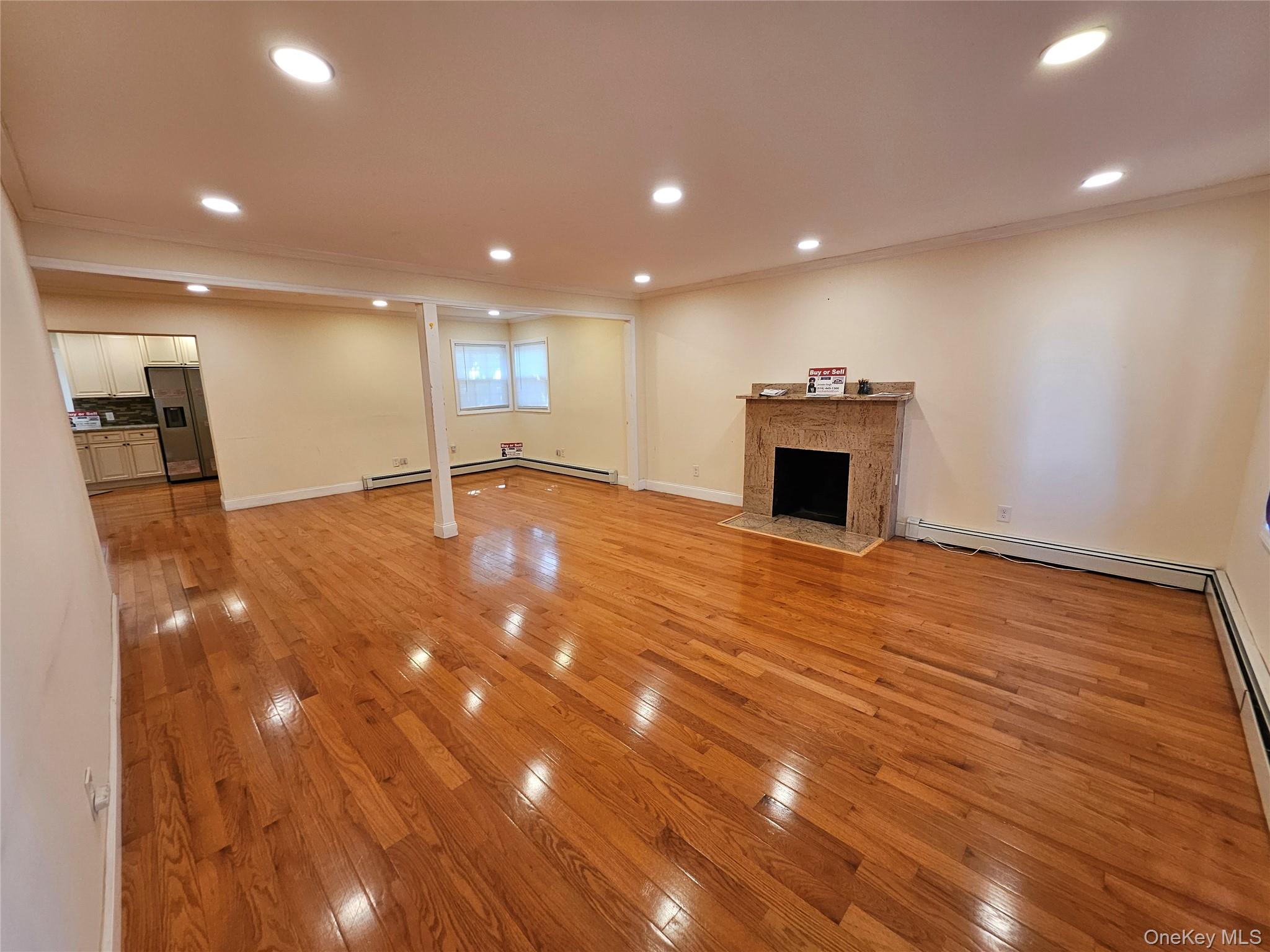 #3 photo, 100 Glenmore Avenue, 長島 Hempstead , NY 11550