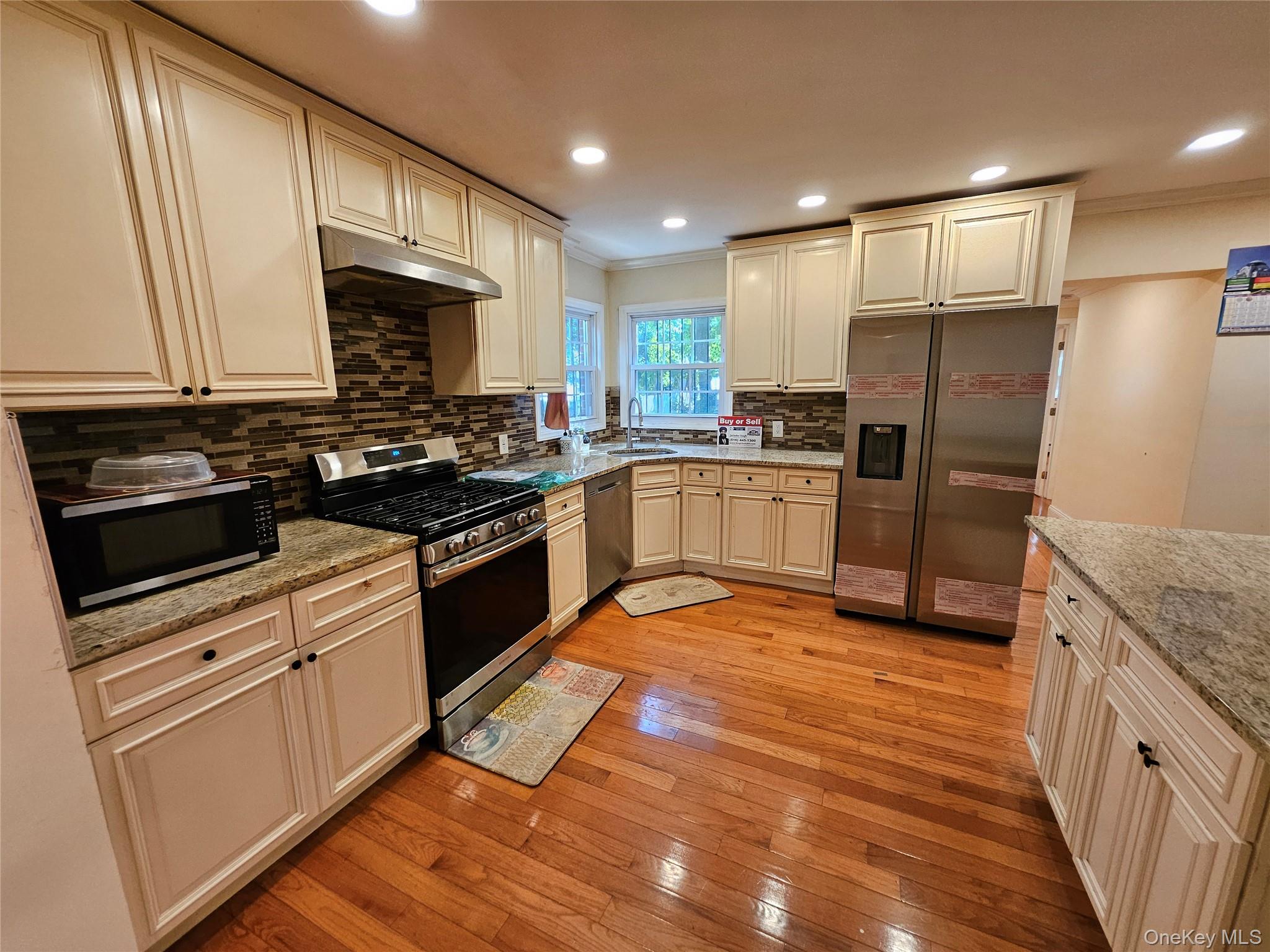 #6 photo, 100 Glenmore Avenue, 長島 Hempstead , NY 11550