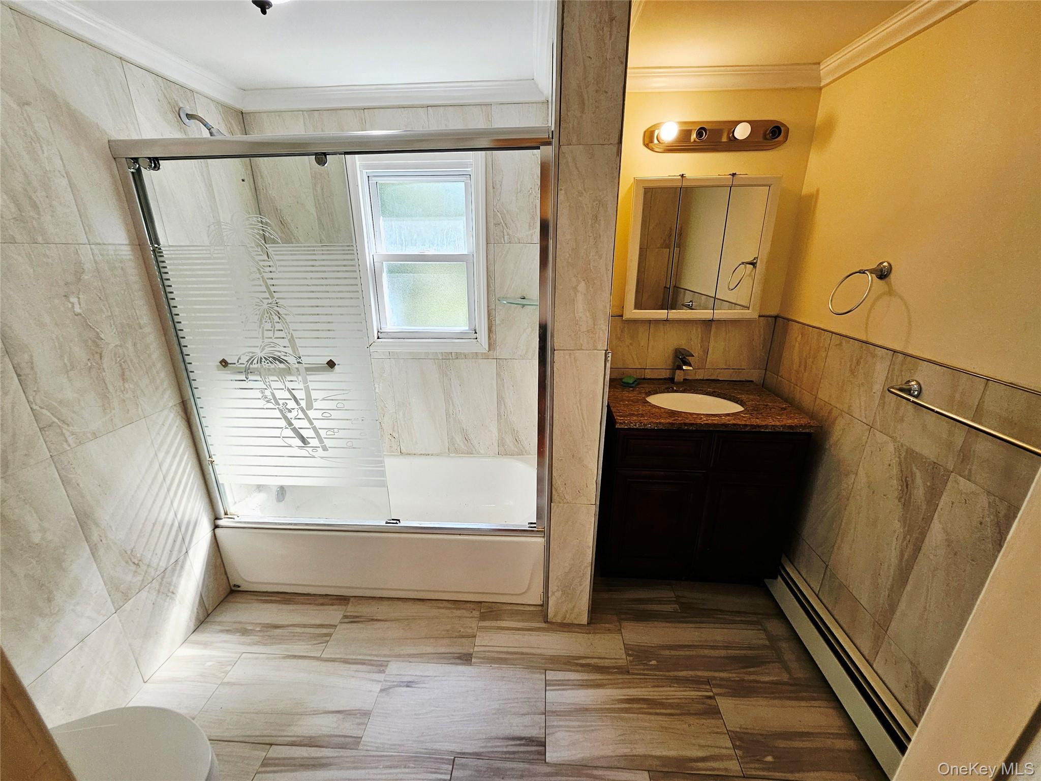 #9 photo, 100 Glenmore Avenue, 長島 Hempstead , NY 11550