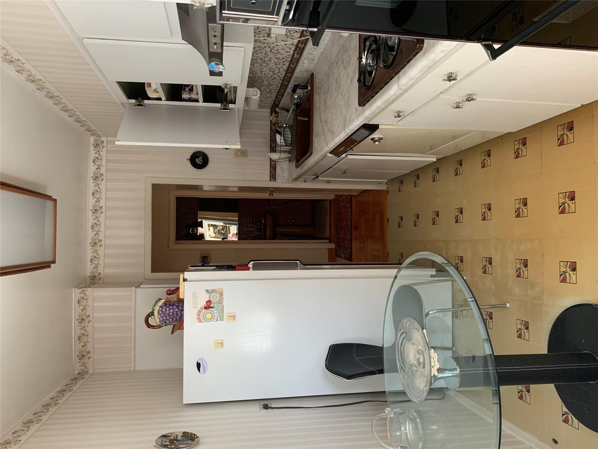 #5 photo, 90-59 56th Avenue, Elmhurst , NY 11373