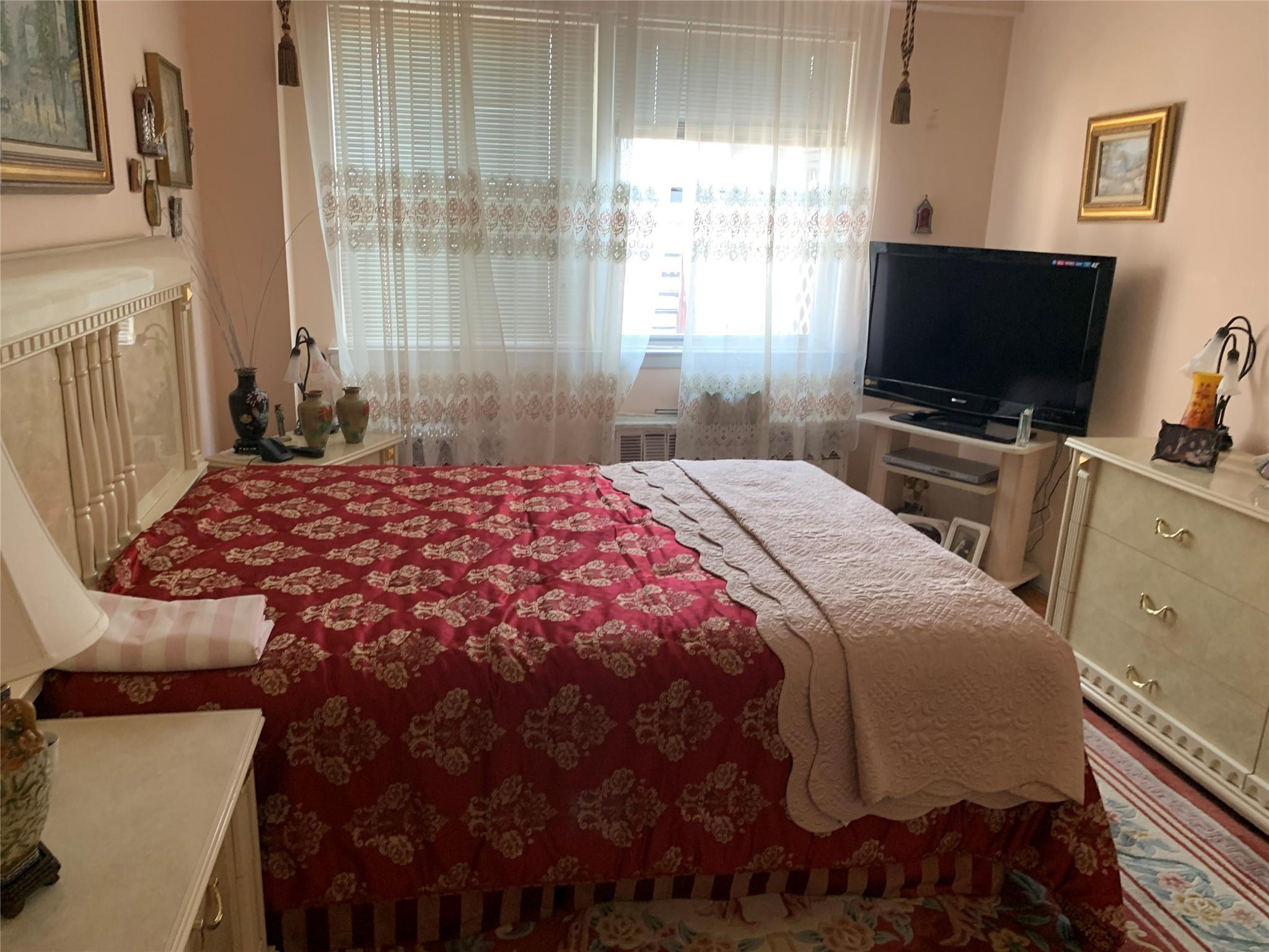 #7 photo, 90-59 56th Avenue, Elmhurst , NY 11373