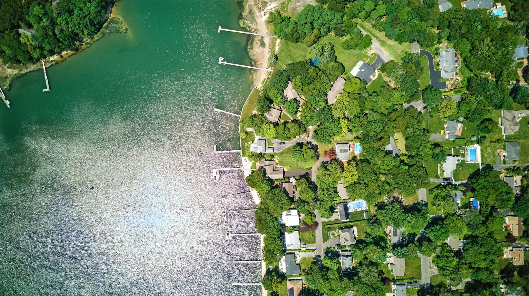 #16 photo, 2005 Westview Drive, サフォーク郡 Mattituck , NY 11952