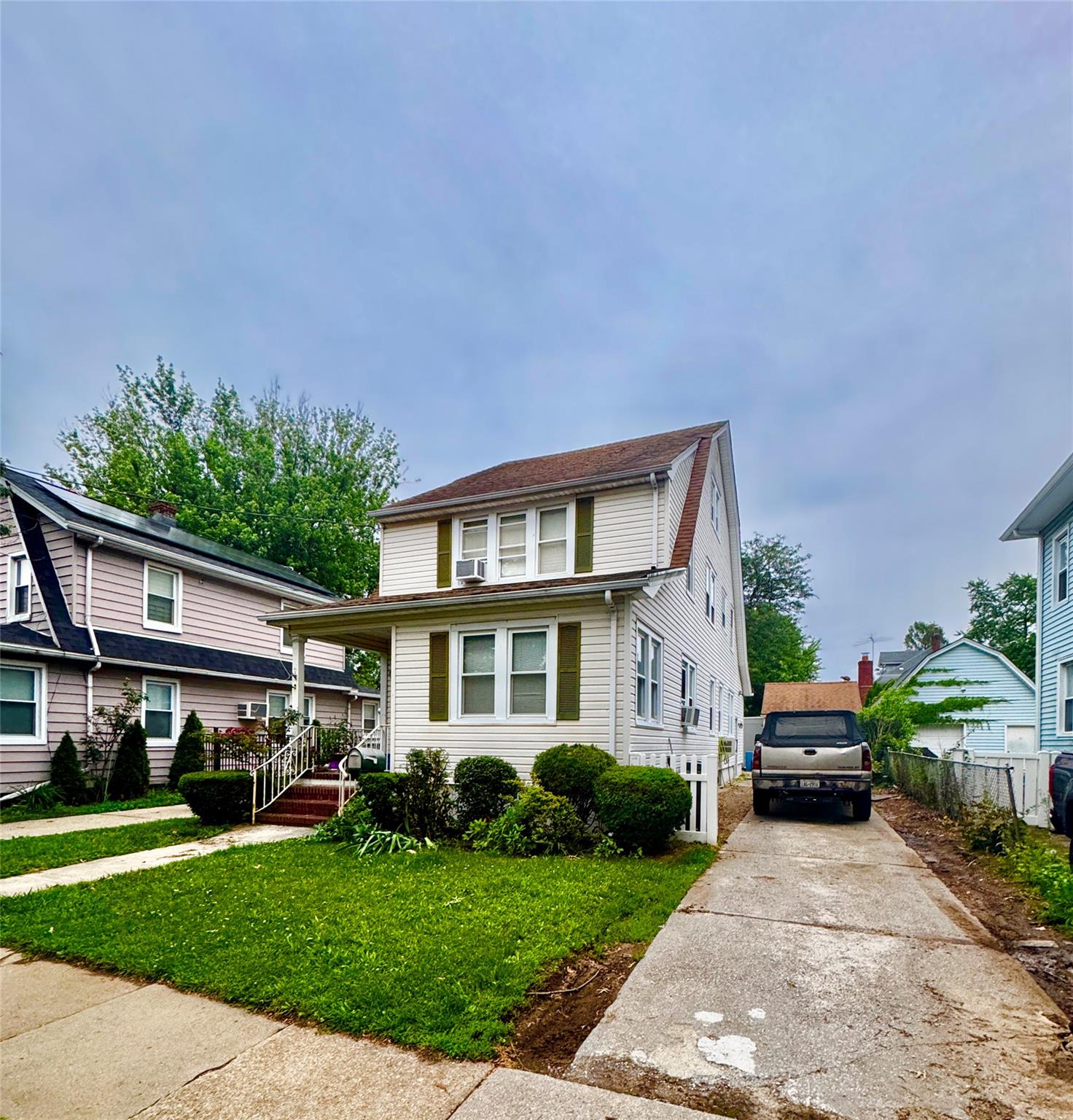 #1 photo, 25 Brokaw Avenue, Floral Park , NY 11001