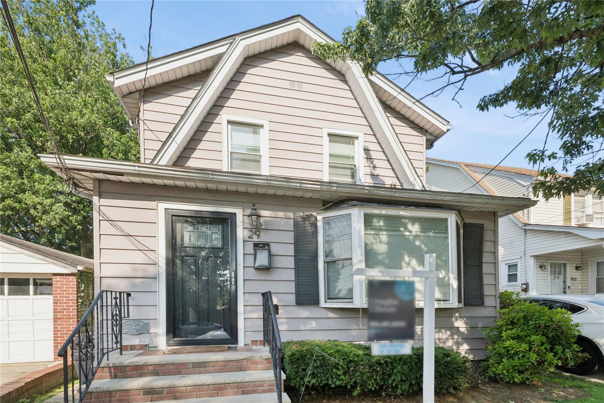 #1 photo, 29 Brokaw Avenue, 長島 花卉園 Floral Park , NY 11001