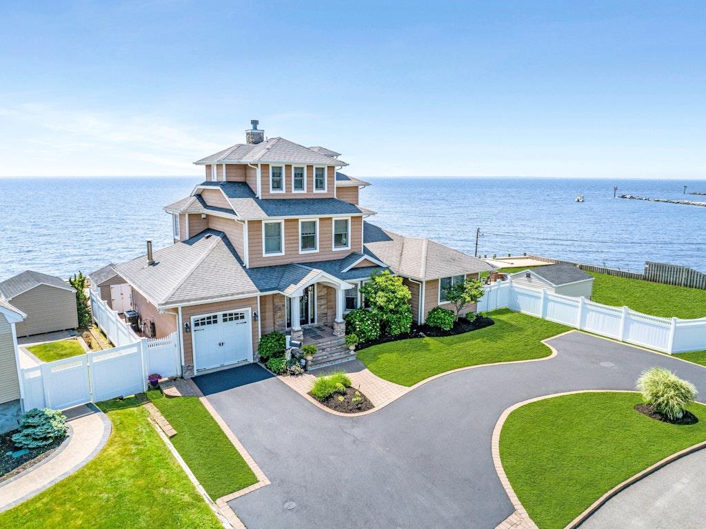 #1 photo, 42 Browns River Road, 東長島 Bayport , NY 11705