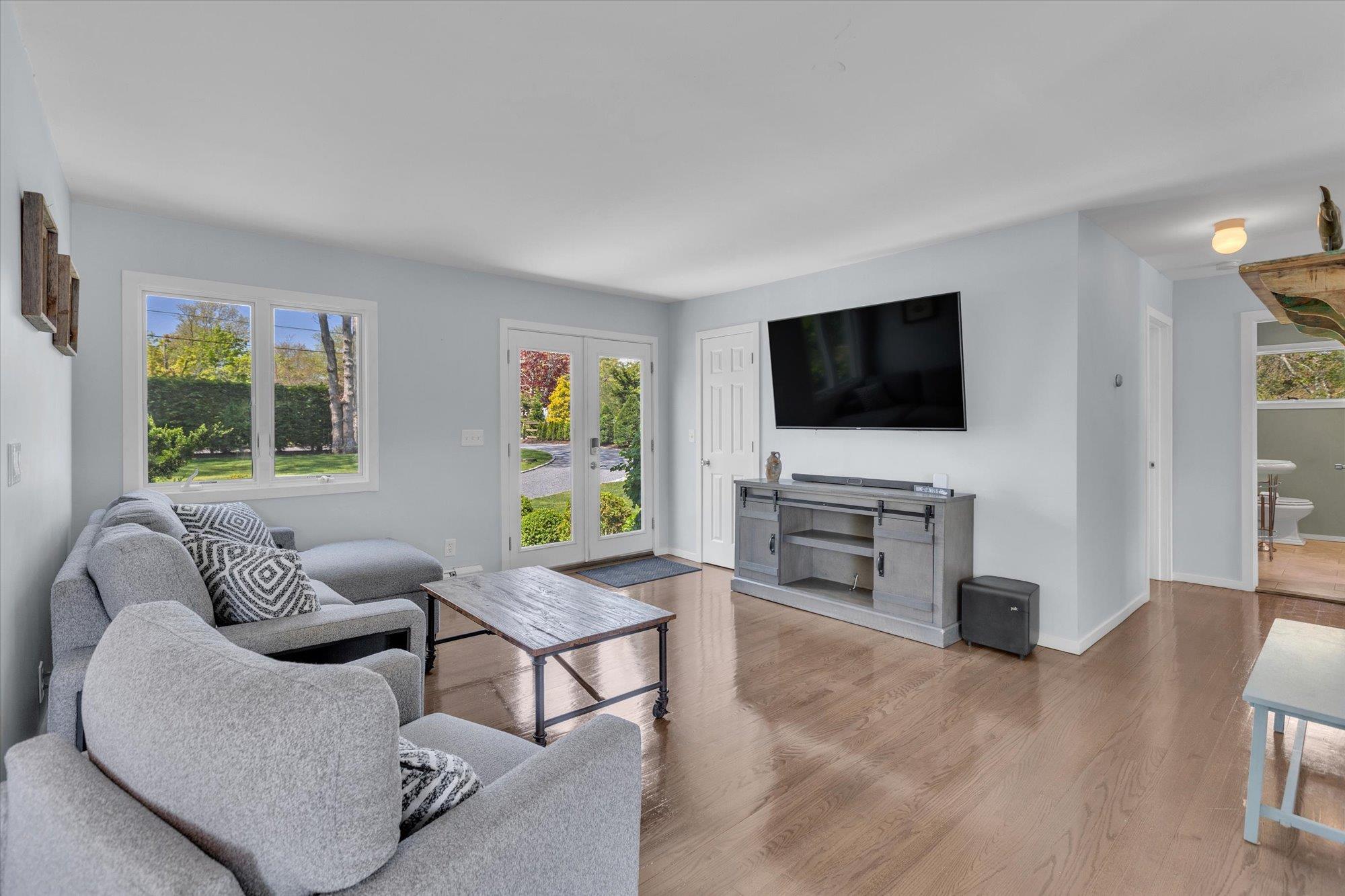 #2 photo, 65 Pine Edge Drive, サフォーク郡 East Moriches , NY 11940