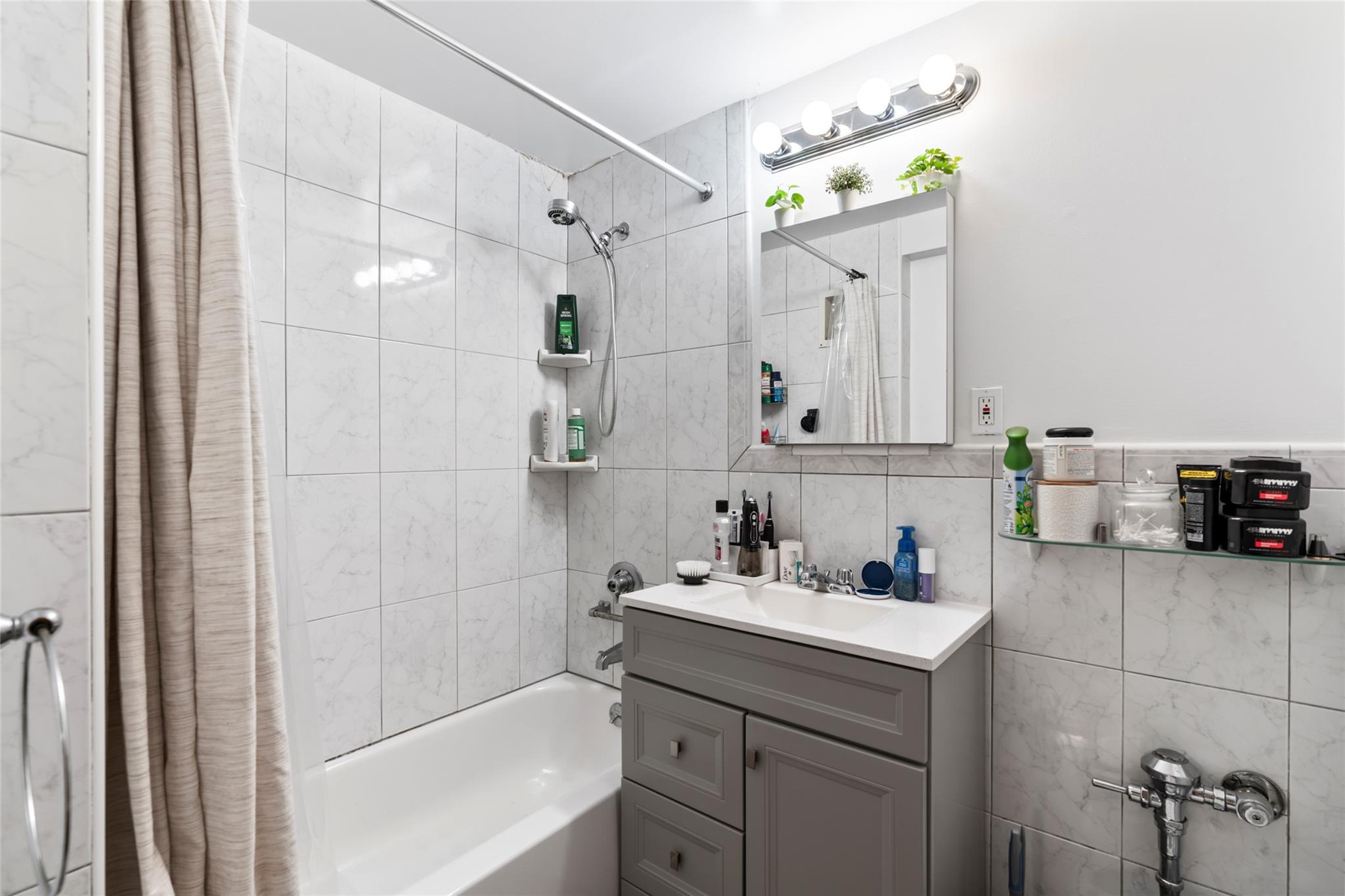 #9 photo, 88-12 151 Avenue, Howard Beach , NY 11414