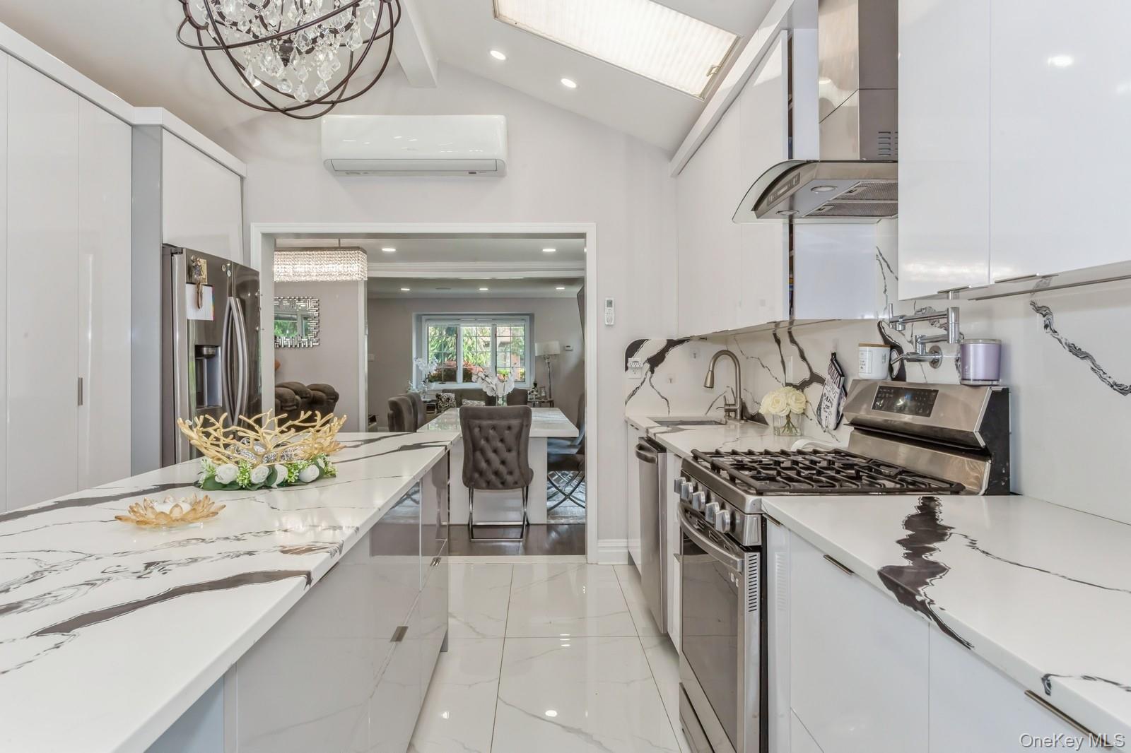 #13 photo, 1 Howland Road, ナッソー郡 East Rockaway , NY 11518