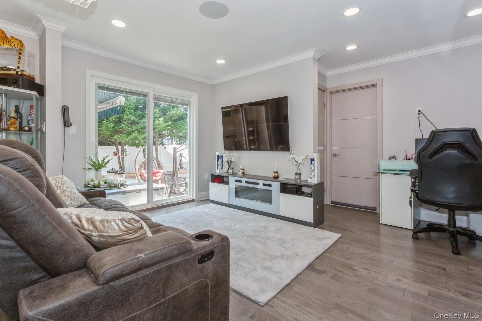 #15 photo, 1 Howland Road, ナッソー郡 East Rockaway , NY 11518