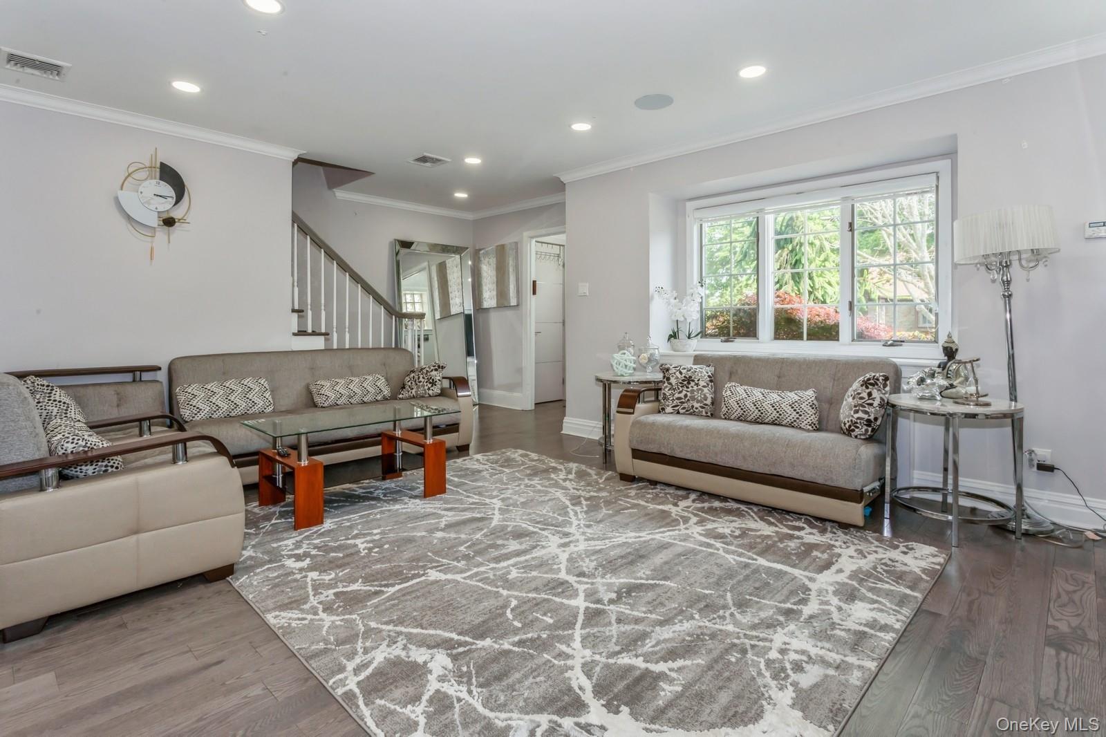 #6 photo, 1 Howland Road, ナッソー郡 East Rockaway , NY 11518