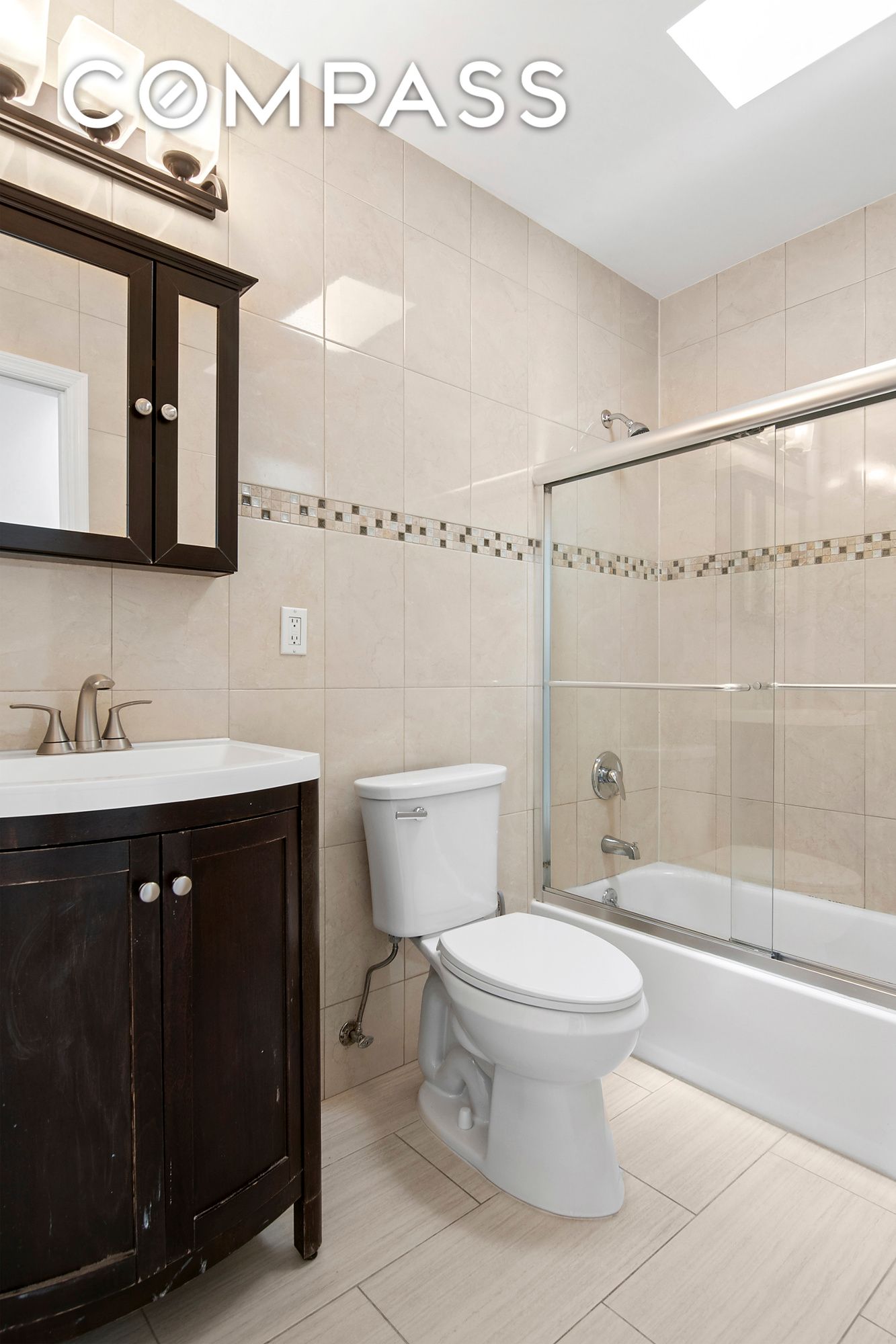 #17 photo, 41-05 20th Avenue, クイーンズ区 Astoria , NY 11105