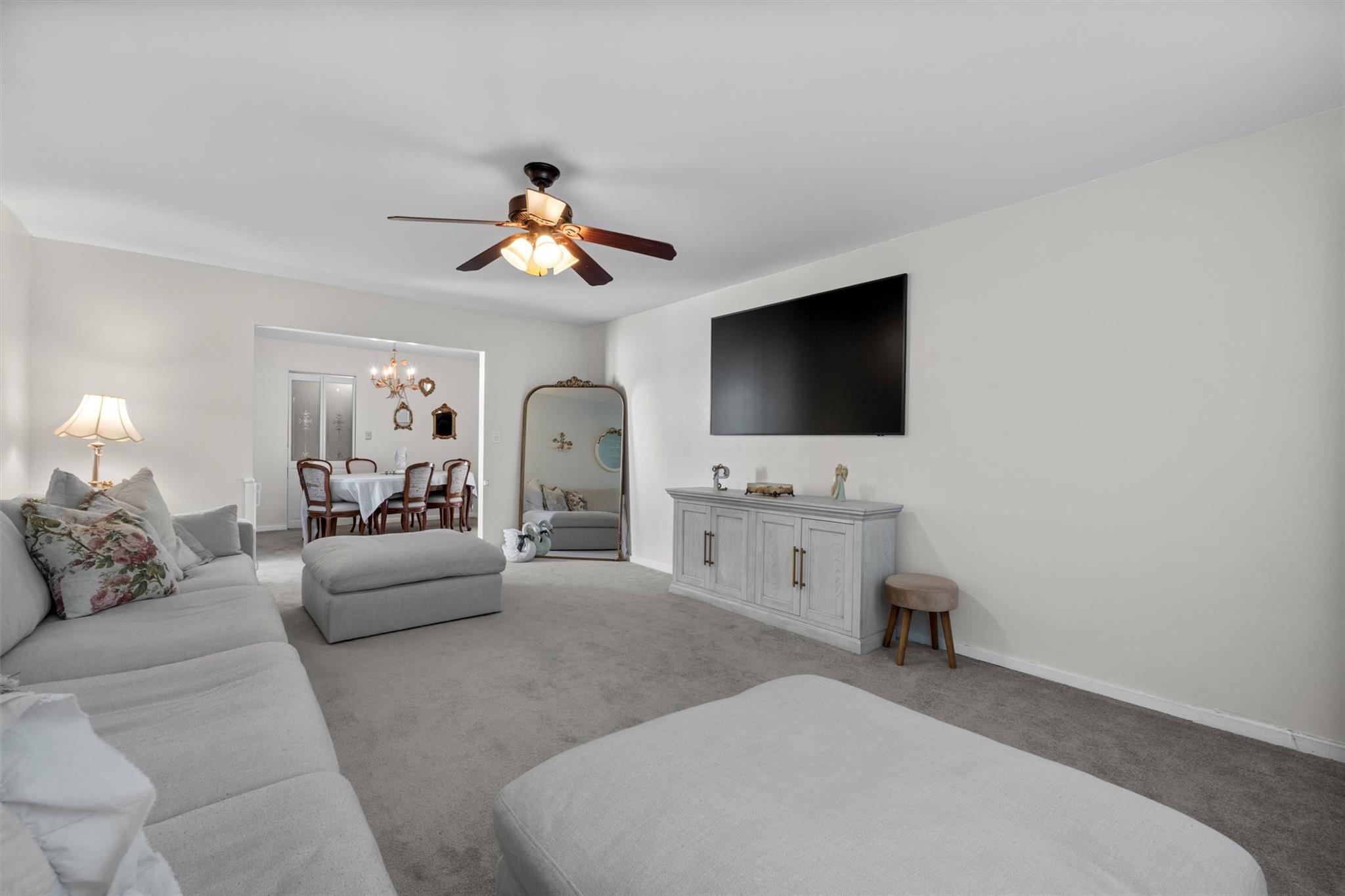 #17 photo, 2B Kings, Mohegan Lake , NY 10547