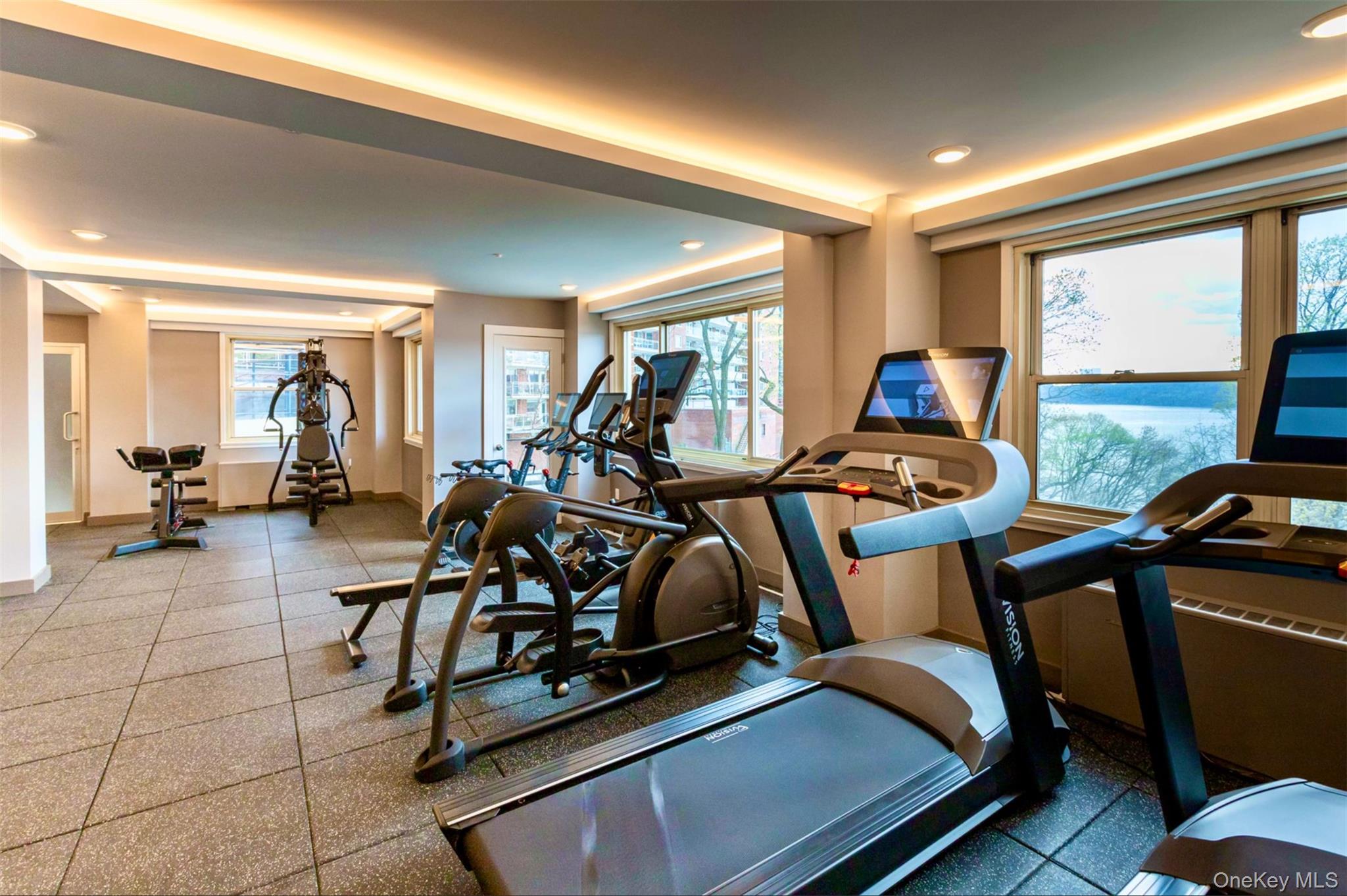 #12 photo, 2621 Palisade Avenue, 布朗士 Bronx , NY 10463