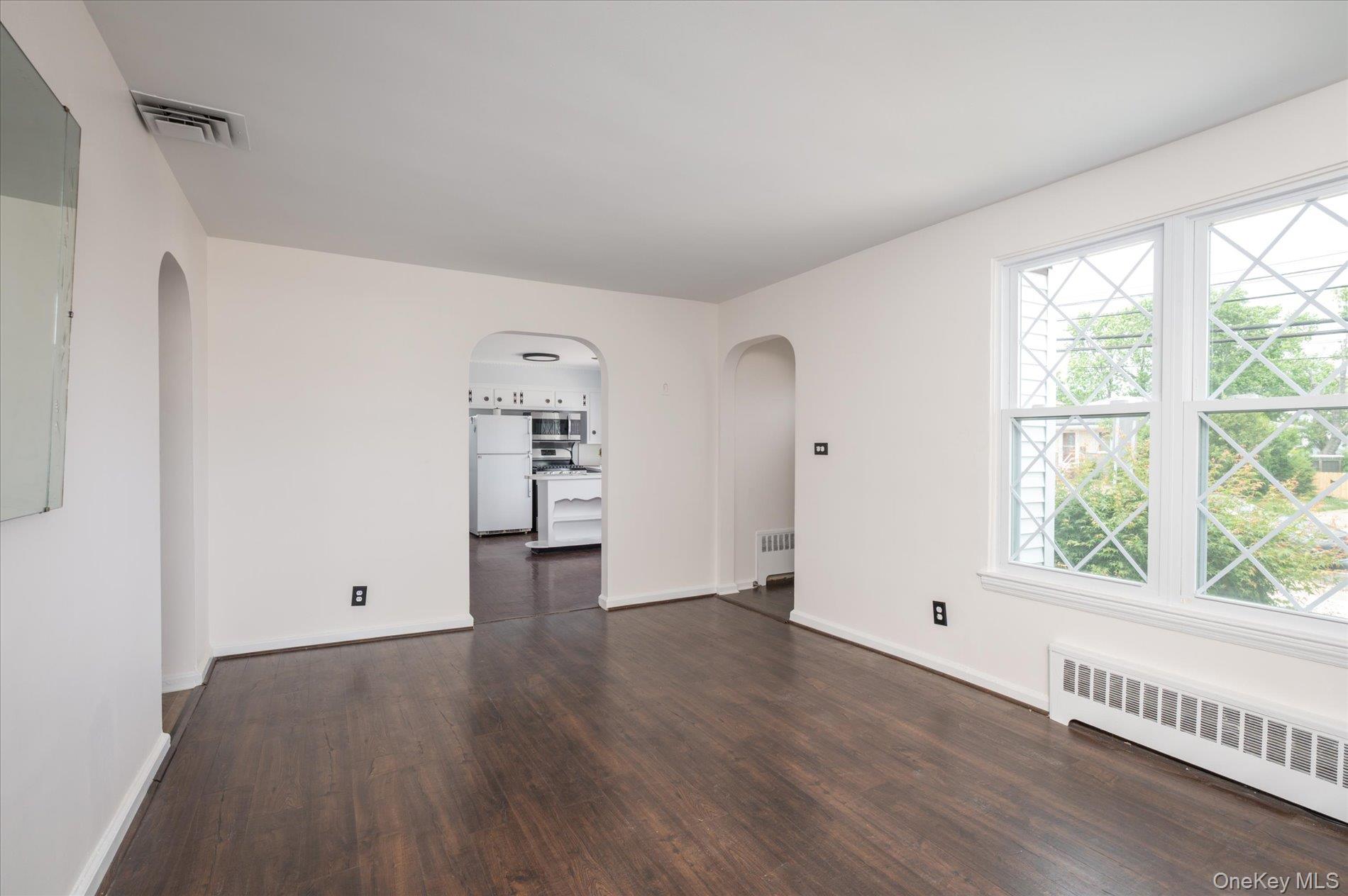 #3 photo, 138 Davison Avenue, ナッソー郡 Oceanside , NY 11572