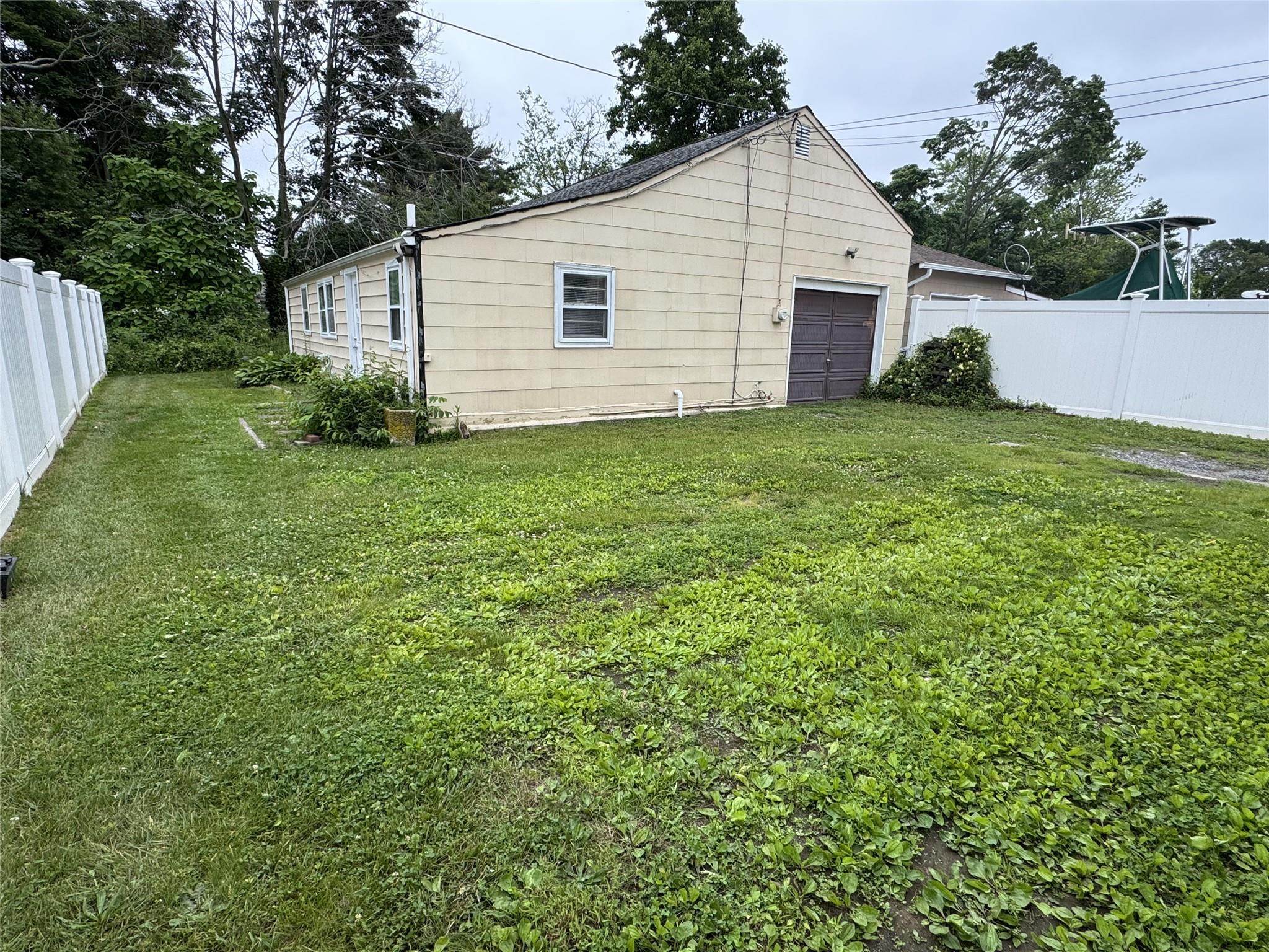 #1 photo, 21 Lincoln Avenue, 東長島 艾斯利普 Islip Terrace , NY 11752