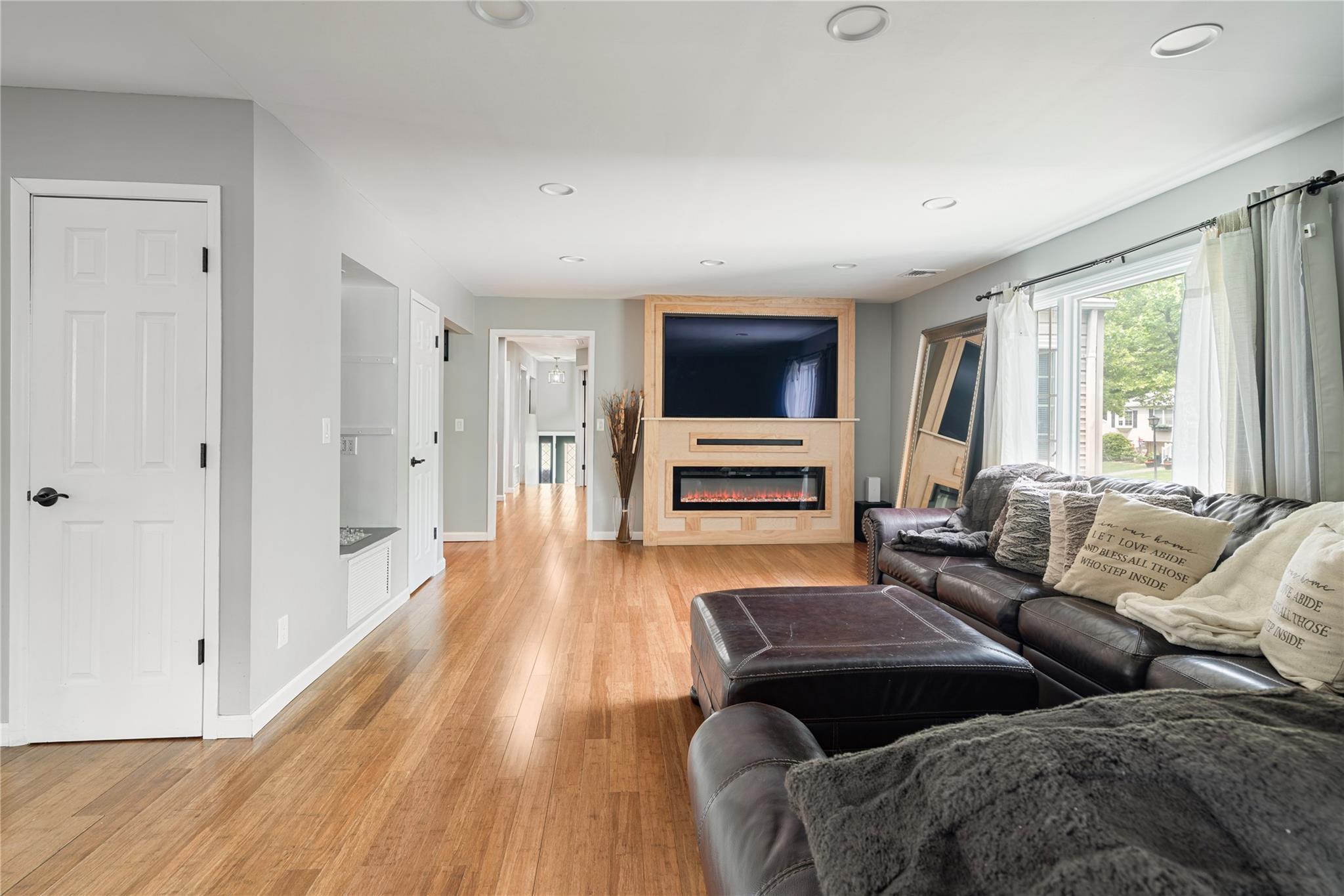 #10 photo, 22 Pomper Drive, サフォーク郡 East Northport , NY 11731