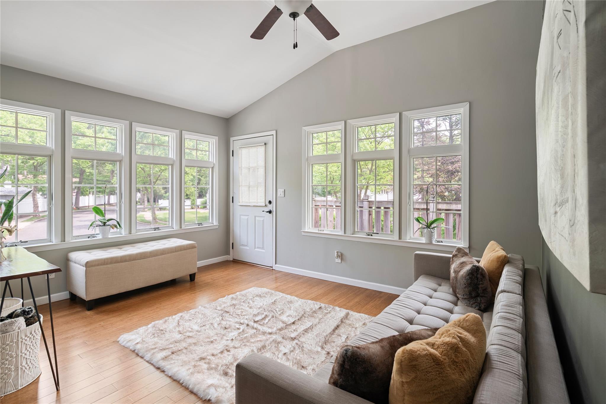 #11 photo, 22 Pomper Drive, サフォーク郡 East Northport , NY 11731