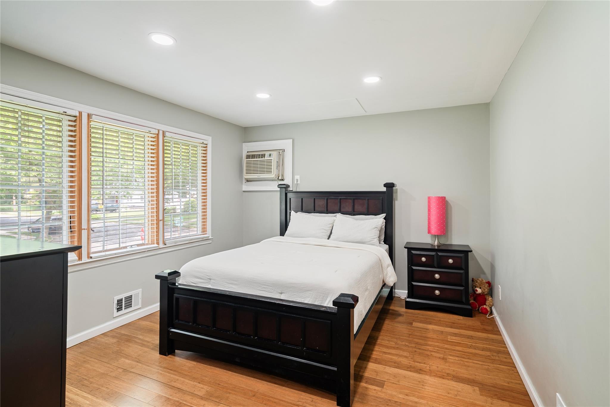 #18 photo, 22 Pomper Drive, サフォーク郡 East Northport , NY 11731