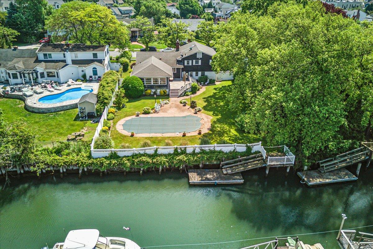 #20 photo, 189 Blackheath Road, Lido Beach , NY 11561