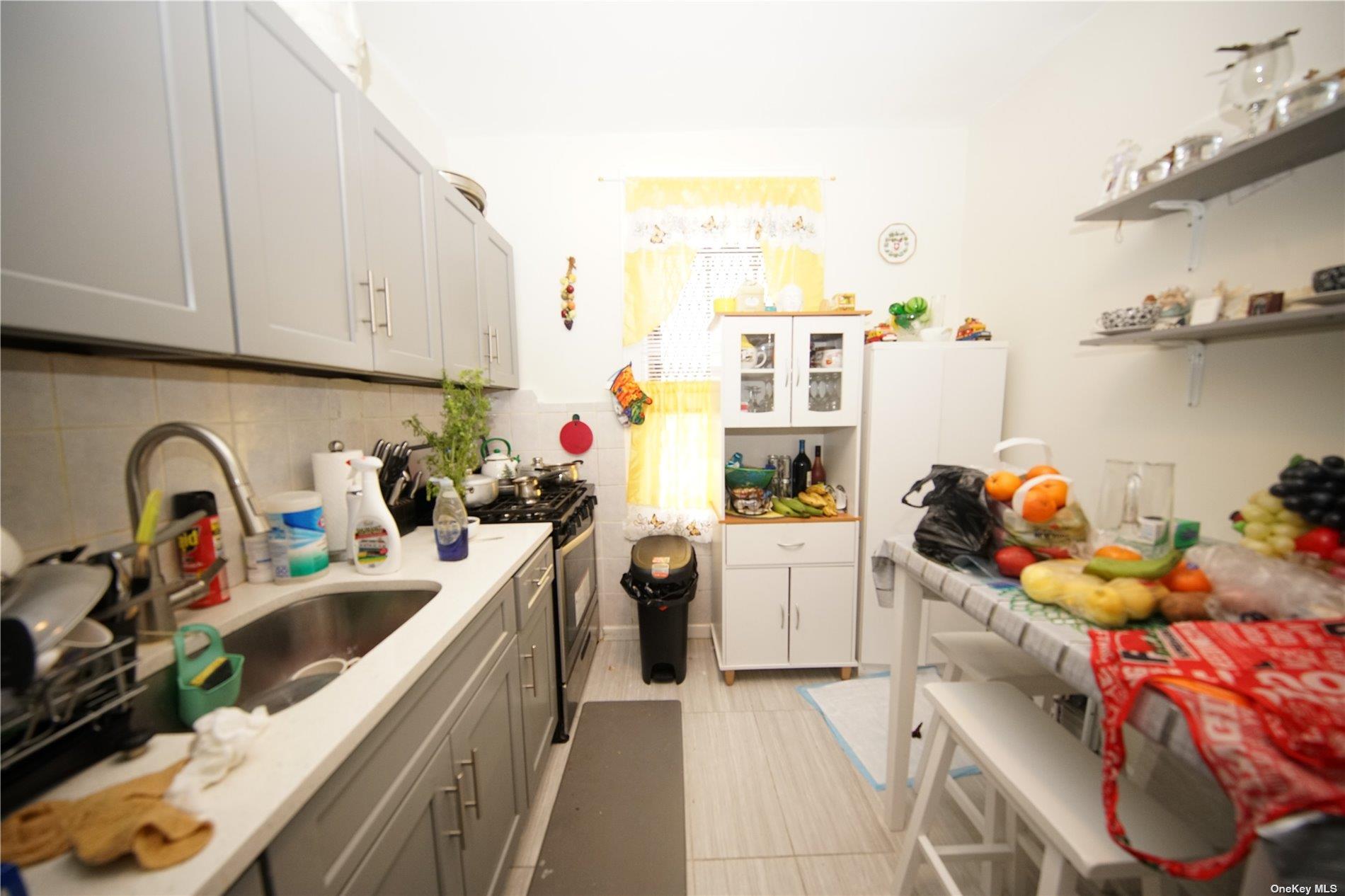 #13 photo, 40-45 99th Street, クイーンズ区 Corona , NY 11368