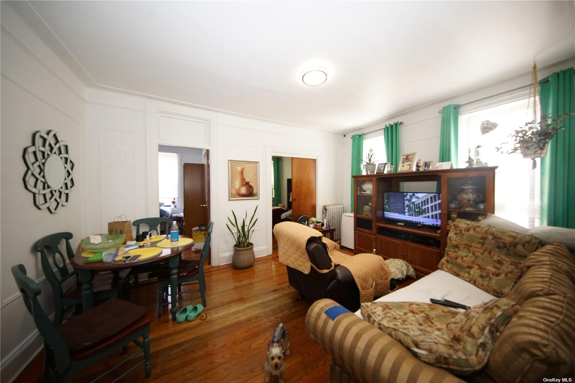 #18 photo, 40-45 99th Street, クイーンズ区 Corona , NY 11368