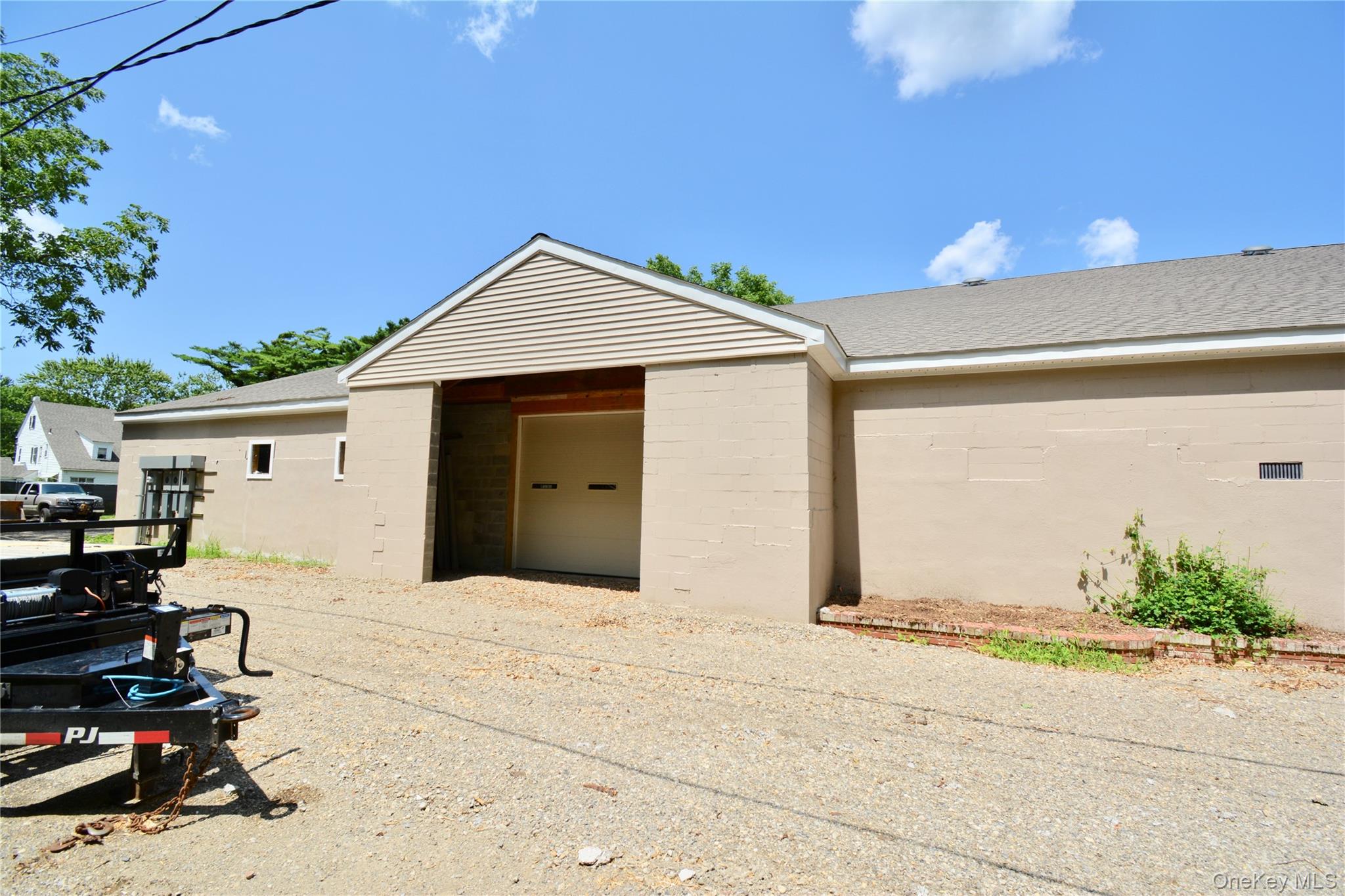 #3 photo, 380 Grove Avenue, サフォーク郡 Patchogue , NY 11772