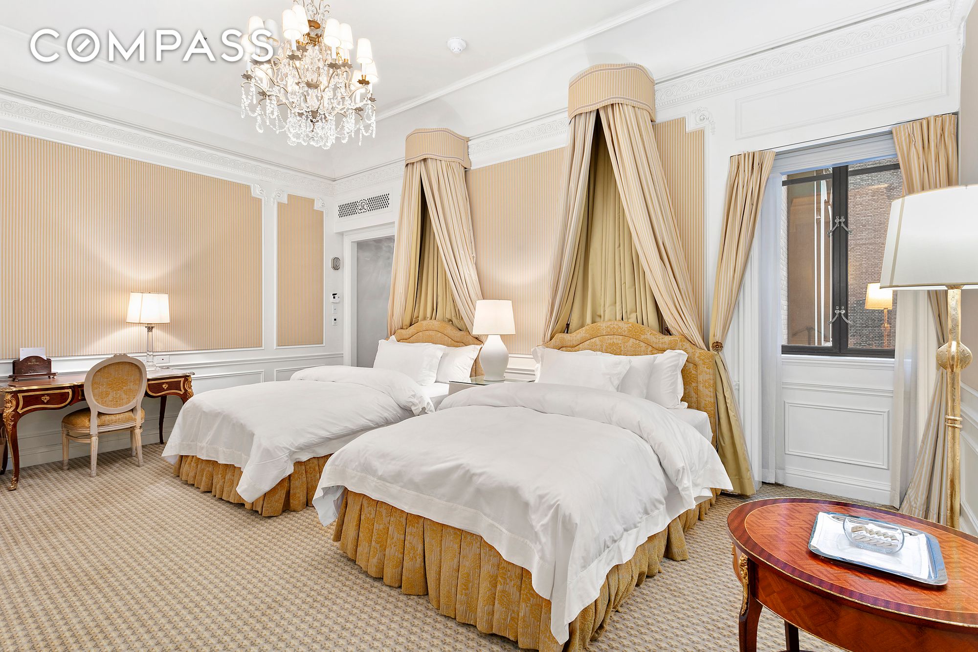 #6 photo, 2 E 55th Street, マンハッタン Midtown East , NY 10022